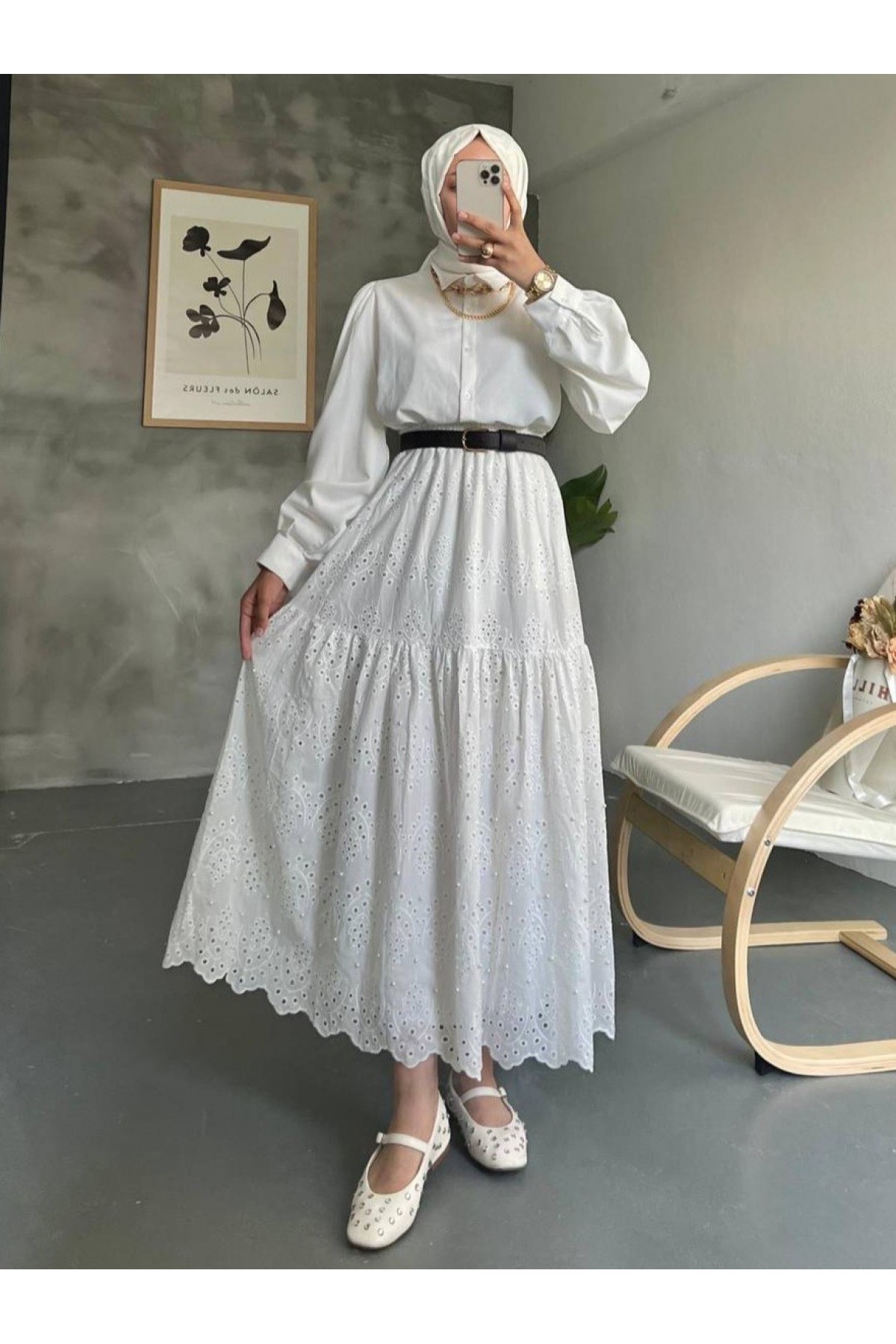 Elastic Waist Skirt with Pieced Pearl Detail -White