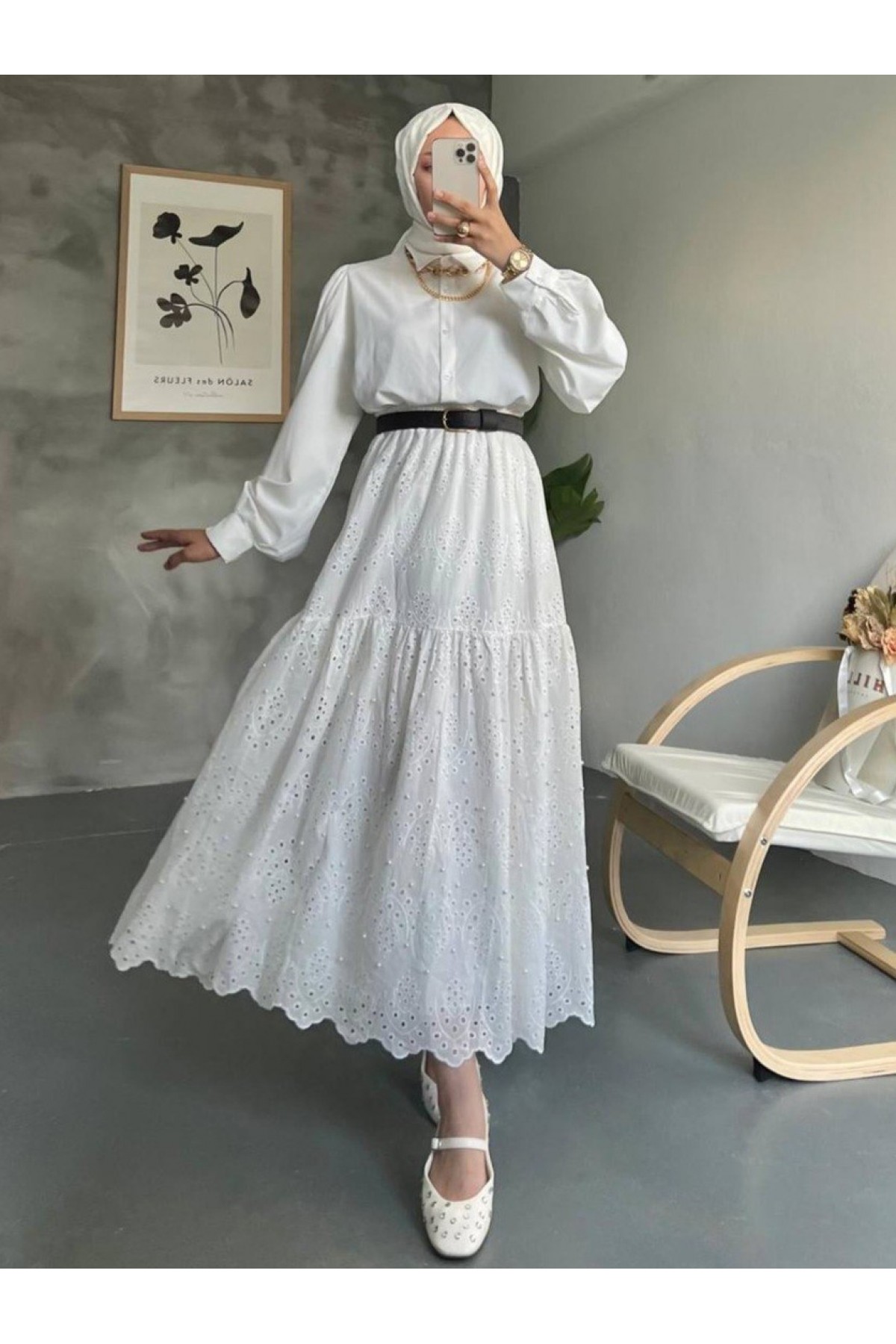 Elastic Waist Skirt with Pieced Pearl Detail -White