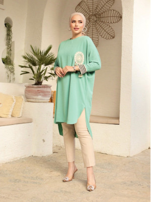 Casual Cut Long Tunic with Lace Embroidered Appliques -Cagla Green