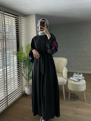 Kolları Balon Süzene İşlemeli Kemerli Elbise -Siyah