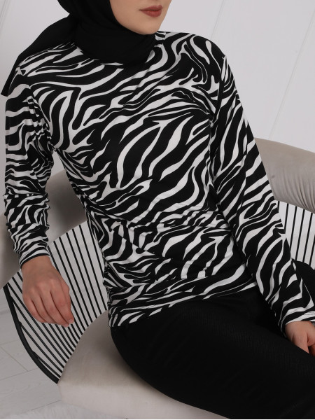Half Turtleneck Zebra Pattern Long Sleeve Sweat -Black