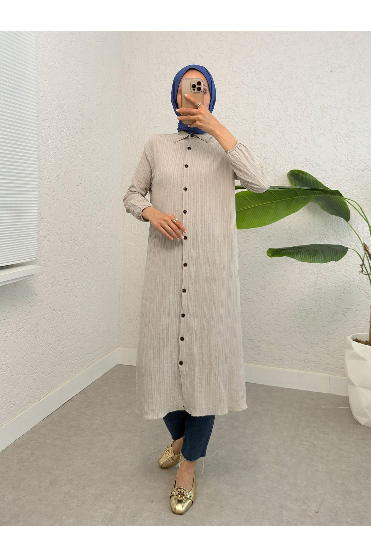 Long Crinkle Tunic with Buttoned Neck and Elastic Sleeves -Stone