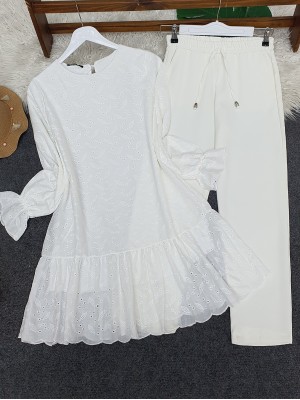 Tunic with Elastic Sleeves and Pieced Skirt -White