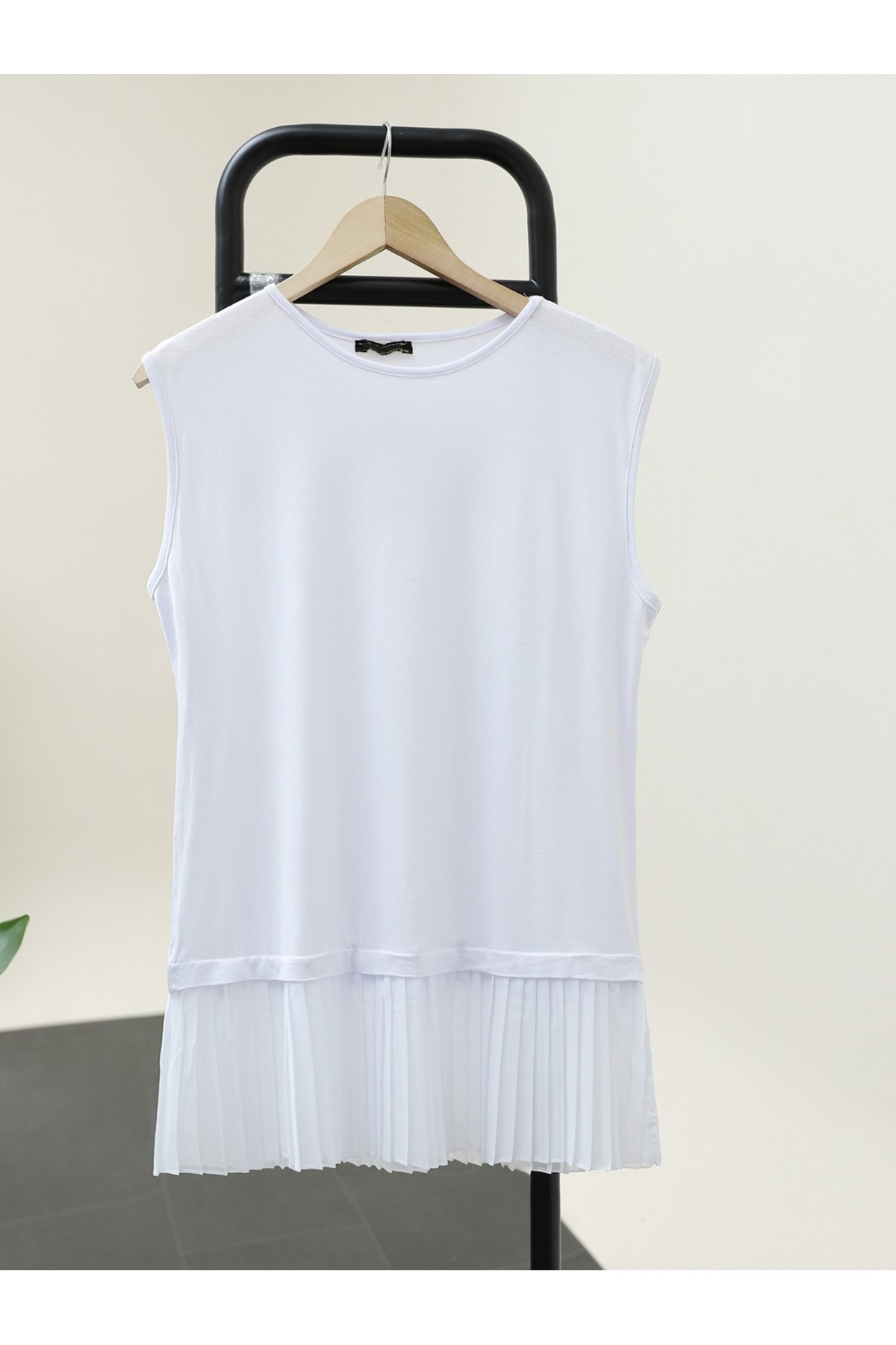 Pleated Combed Cotton Underwear with Tulle Detail on the Skirt -White