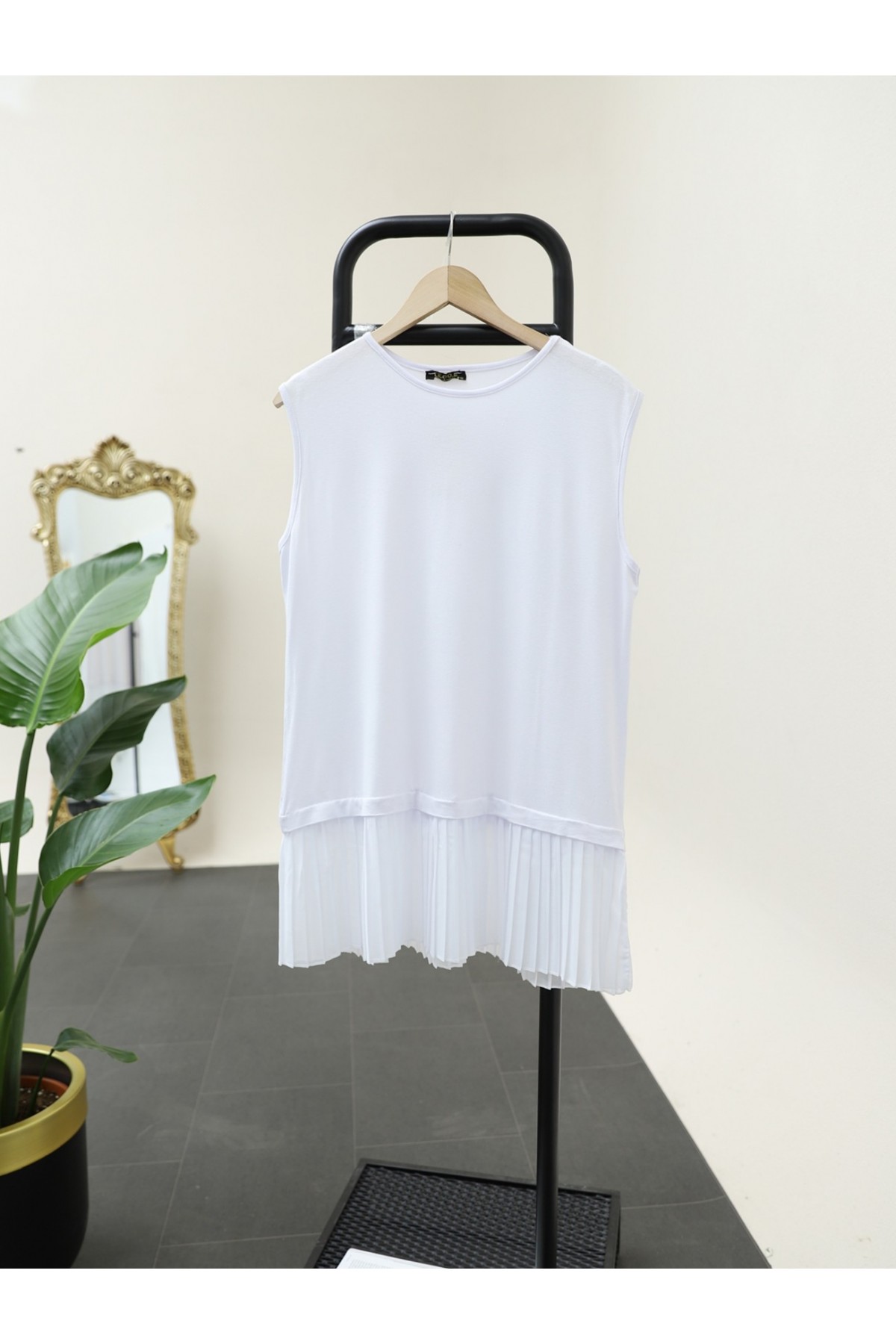 Pleated Combed Cotton Underwear with Tulle Detail on the Skirt -White