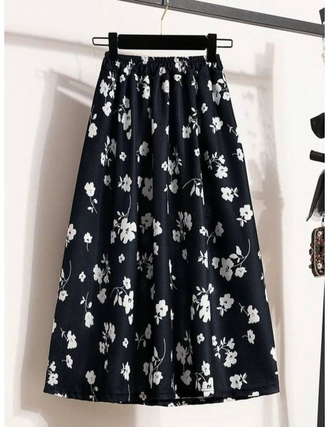 Digital Printed Floral Gathered Elastic Crepe Skirt  -Black