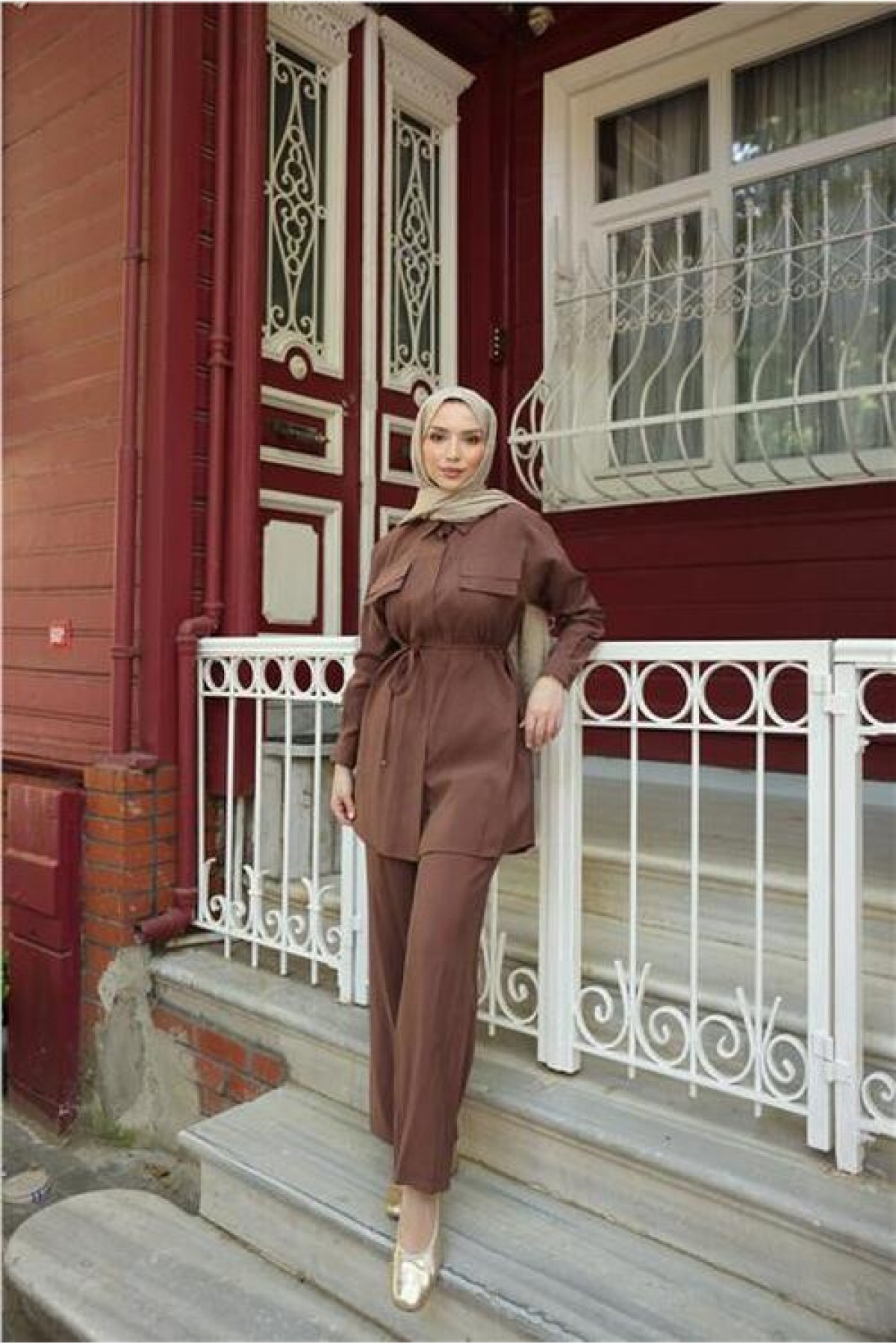 Shirt Collar, Drawstring Waist, Short Tunic, Two-Piece Hijab Tracksuit Set
