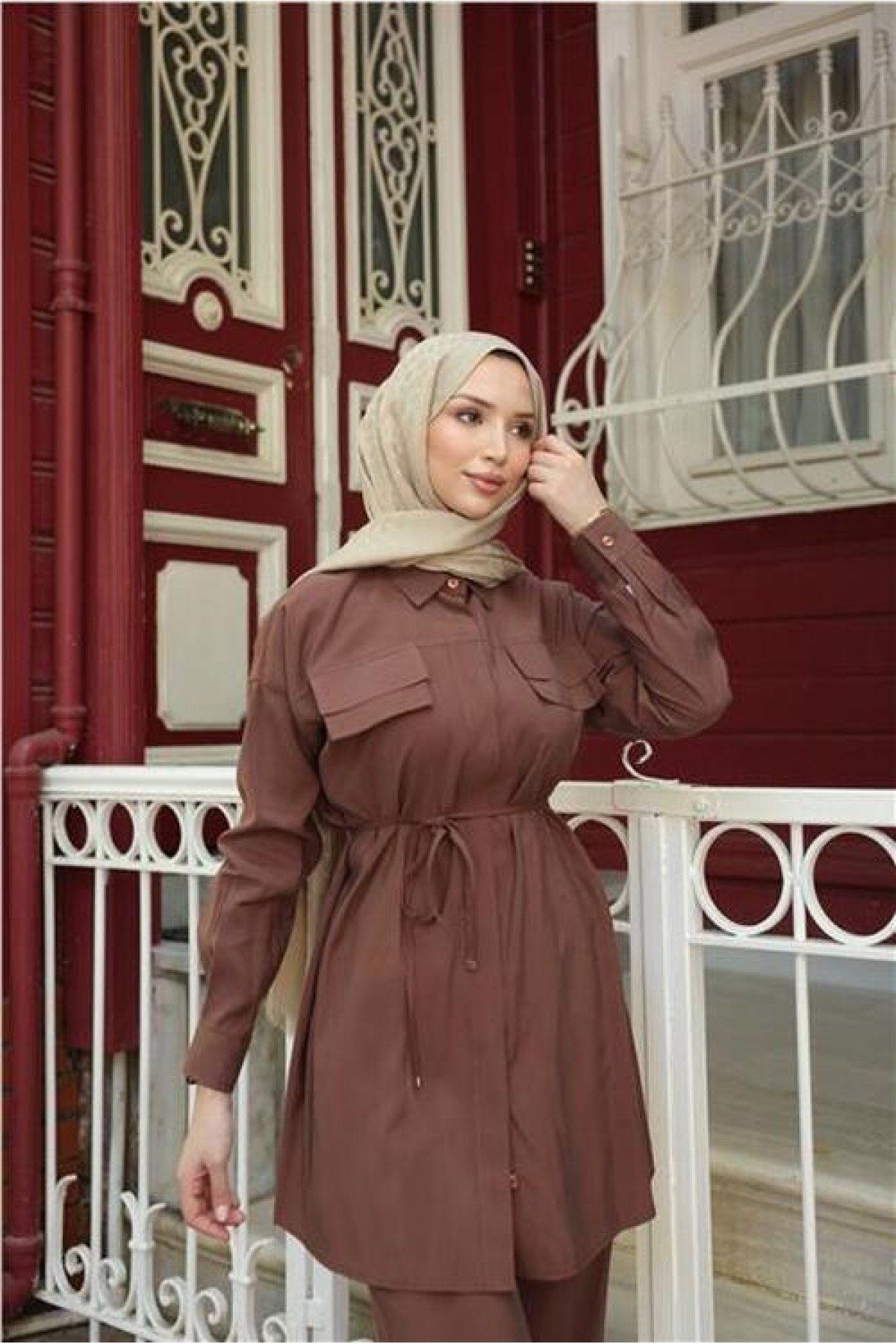 Shirt Collar, Drawstring Waist, Short Tunic, Two-Piece Hijab Tracksuit Set