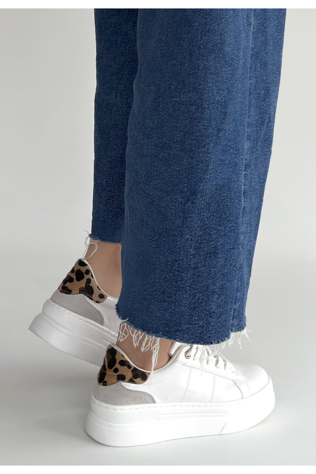 Jetan White Patent Leather Lace-up Sneakers