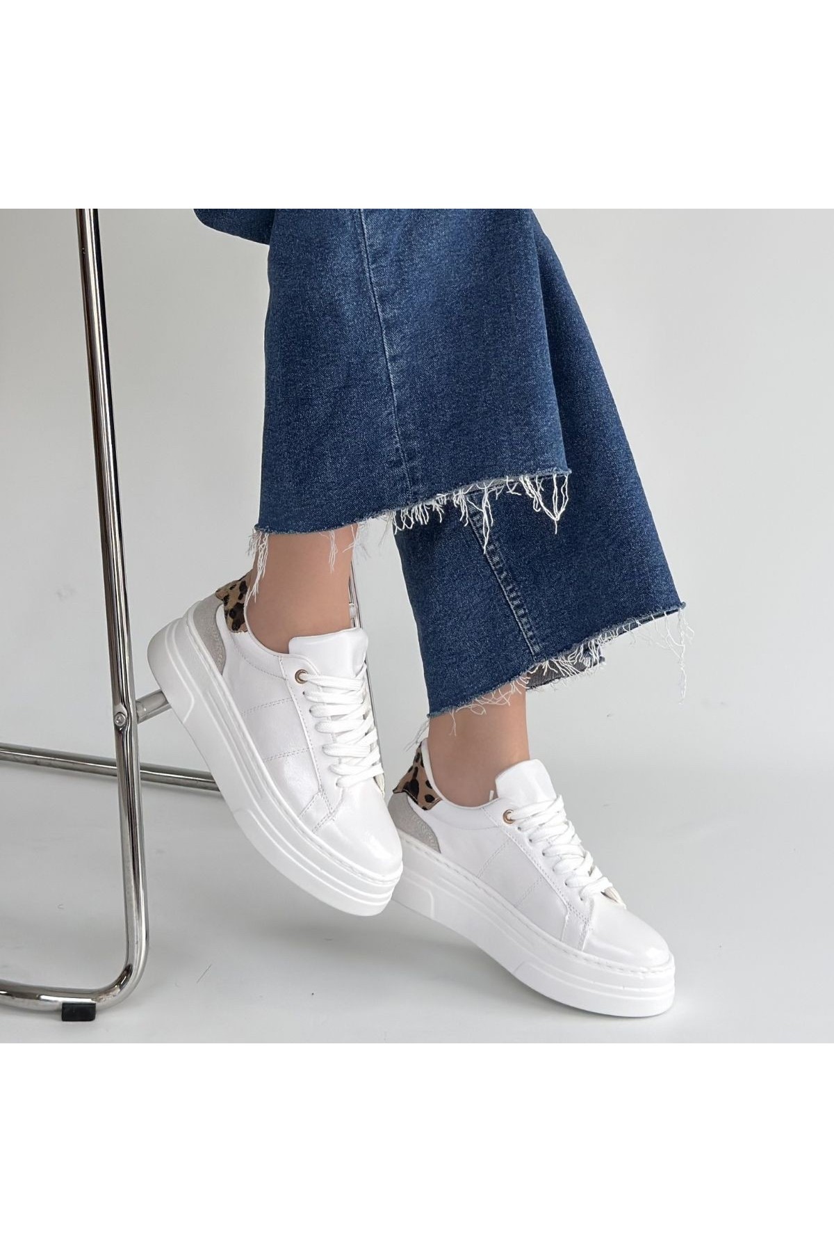 Jetan White Patent Leather Lace-up Sneakers detay görseli