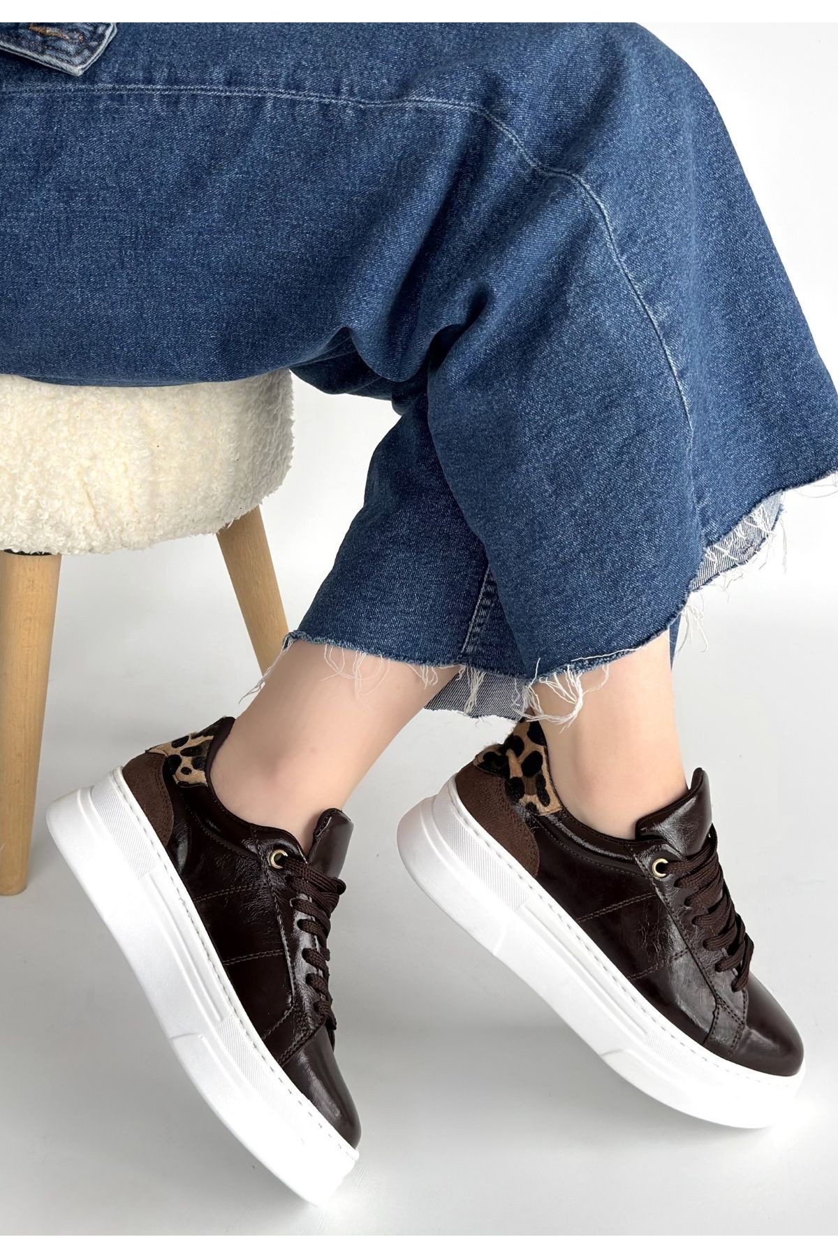 Jetan Brown Patent Leather Lace-up Sneakers