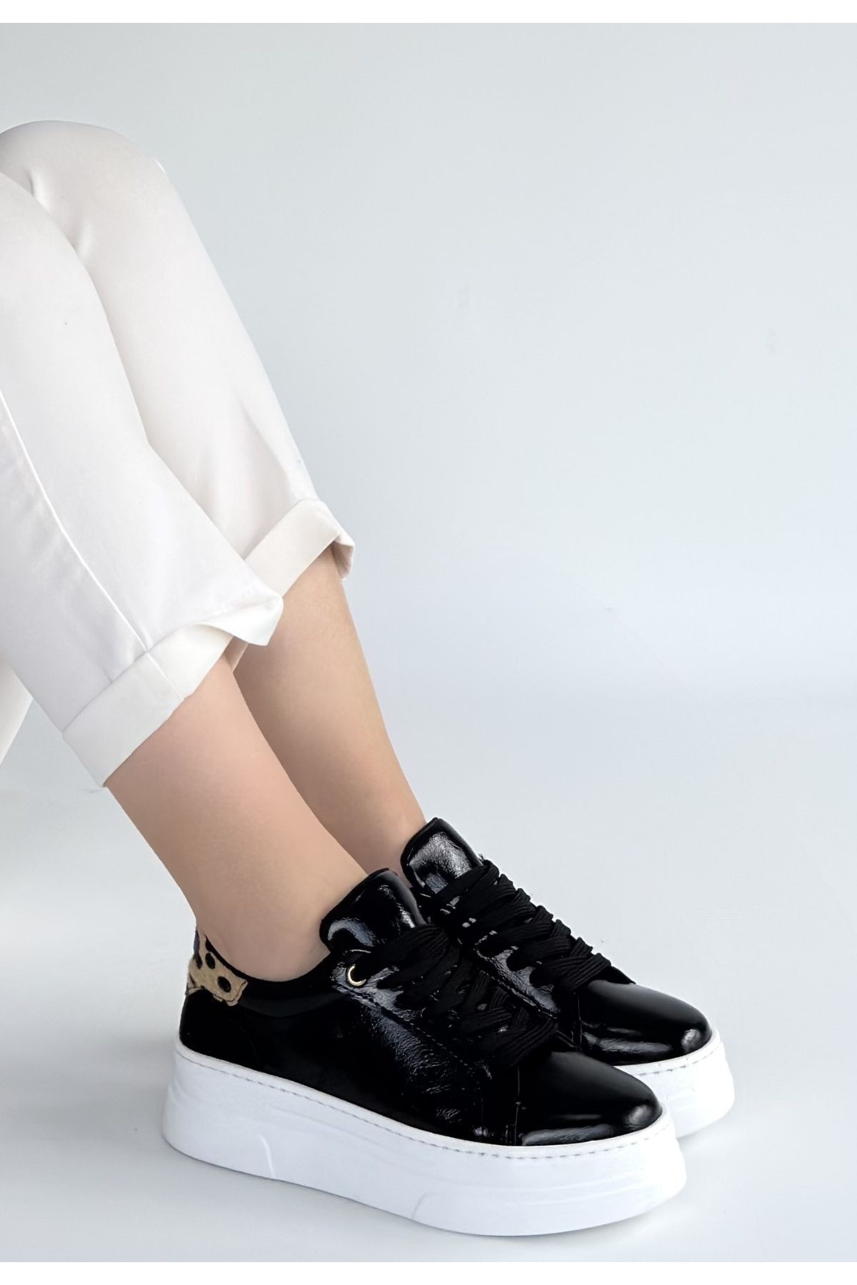 Jetan Black Patent Leather Lace-up Sneakers