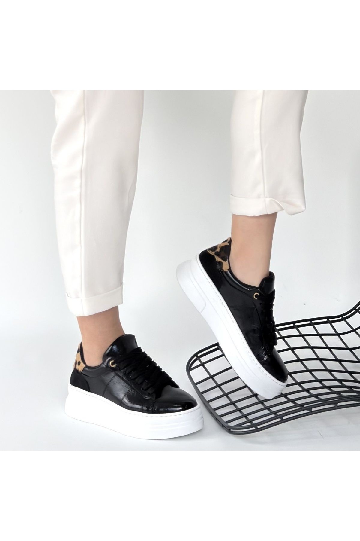 Jetan Black Patent Leather Lace-up Sneakers detay görseli