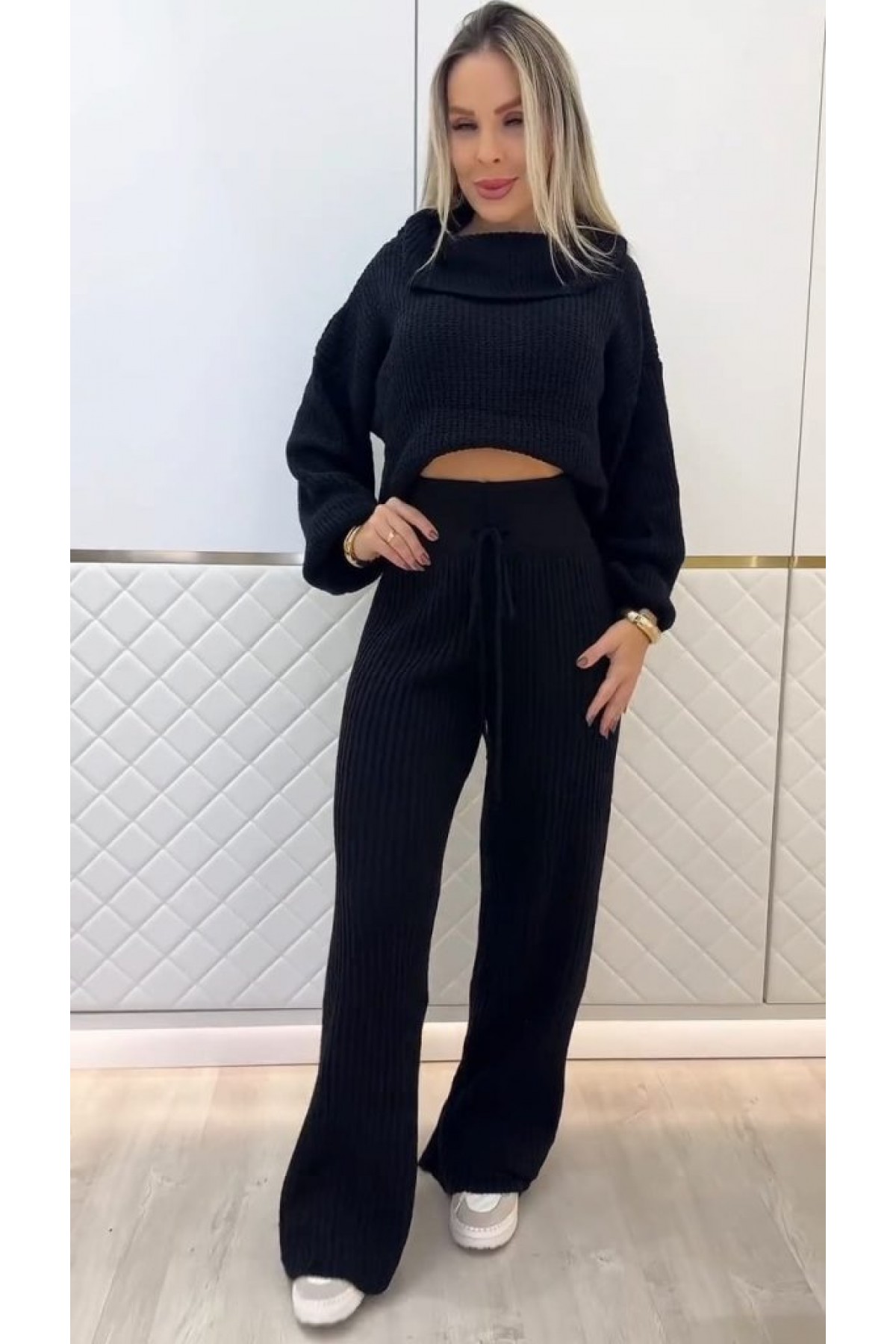 Women's Long Sleeve Turtleneck Short Knitwear Blouse and Trousers Two Piece Set