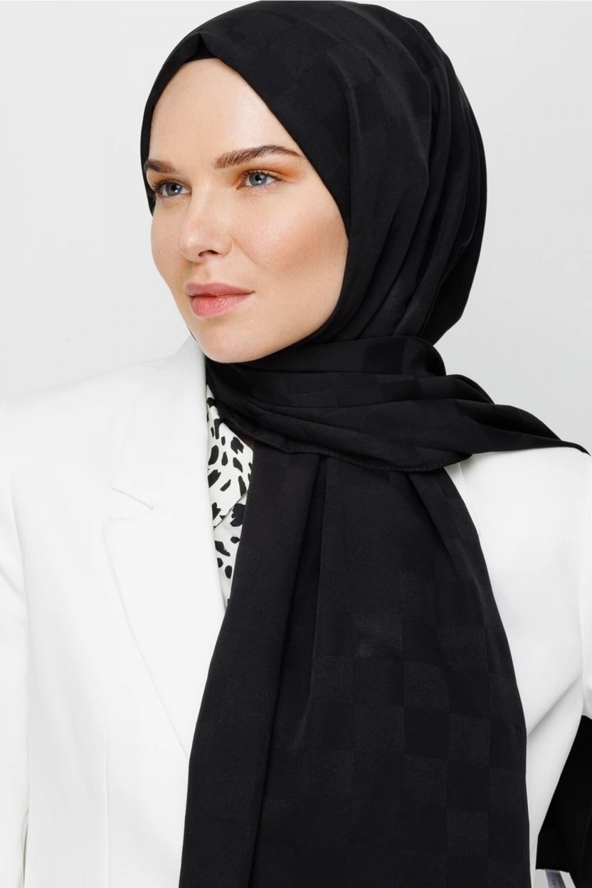 Checkerboard Pattern Silky Jacquard Shawl 