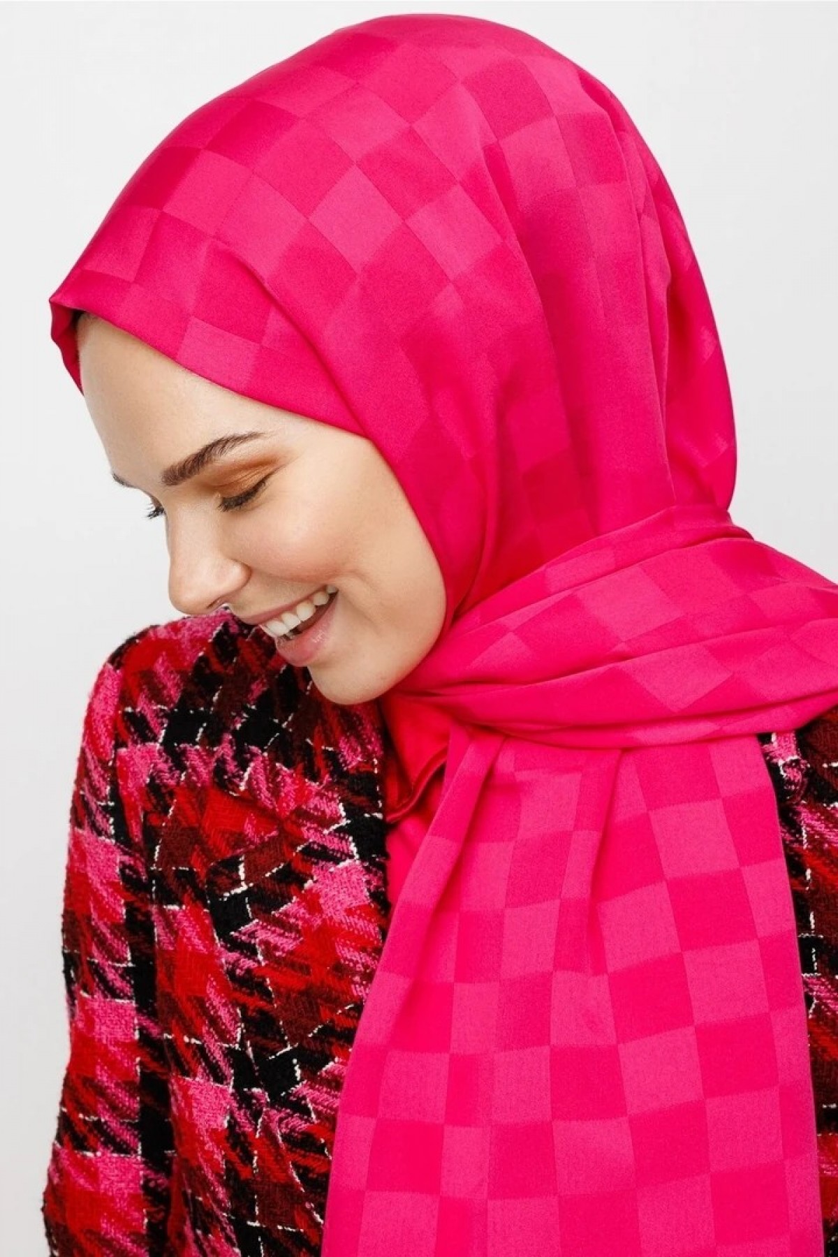 Checkerboard Pattern Silky Jacquard Shawl 