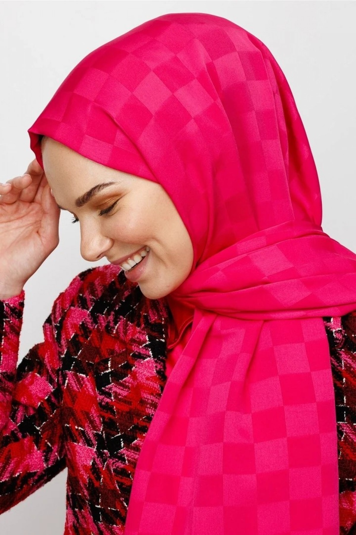 Checkerboard Pattern Silky Jacquard Shawl 