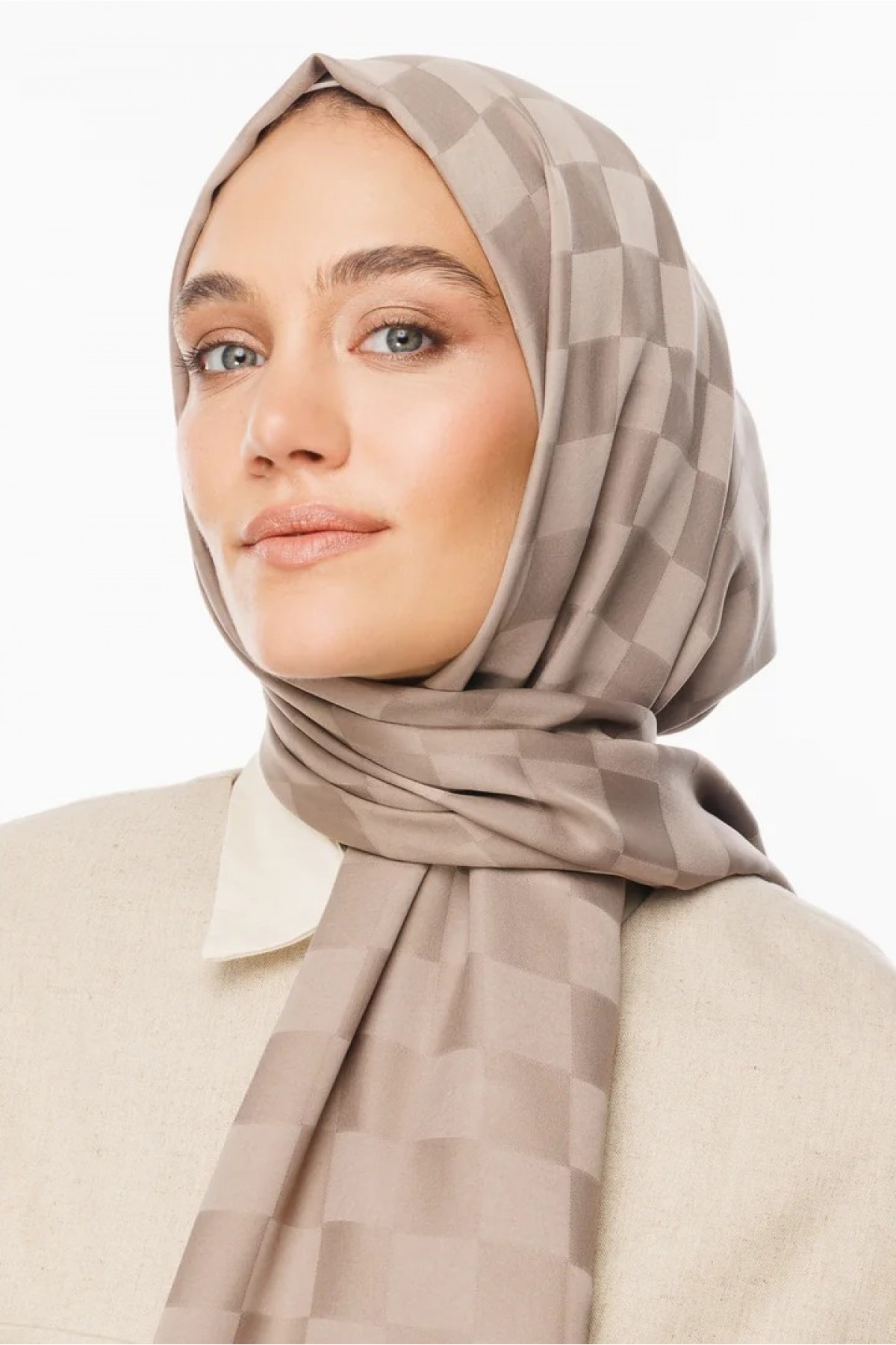 Checkerboard Pattern Silky Jacquard Shawl 