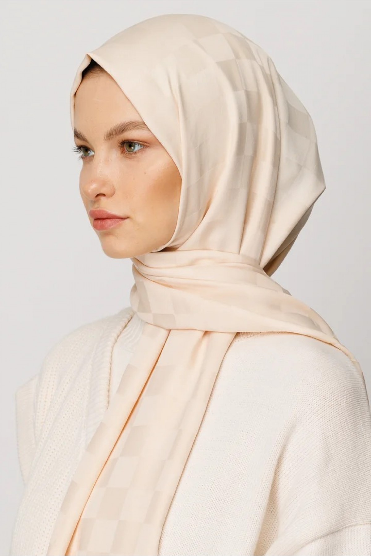 Checkerboard Pattern Silky Jacquard Shawl 