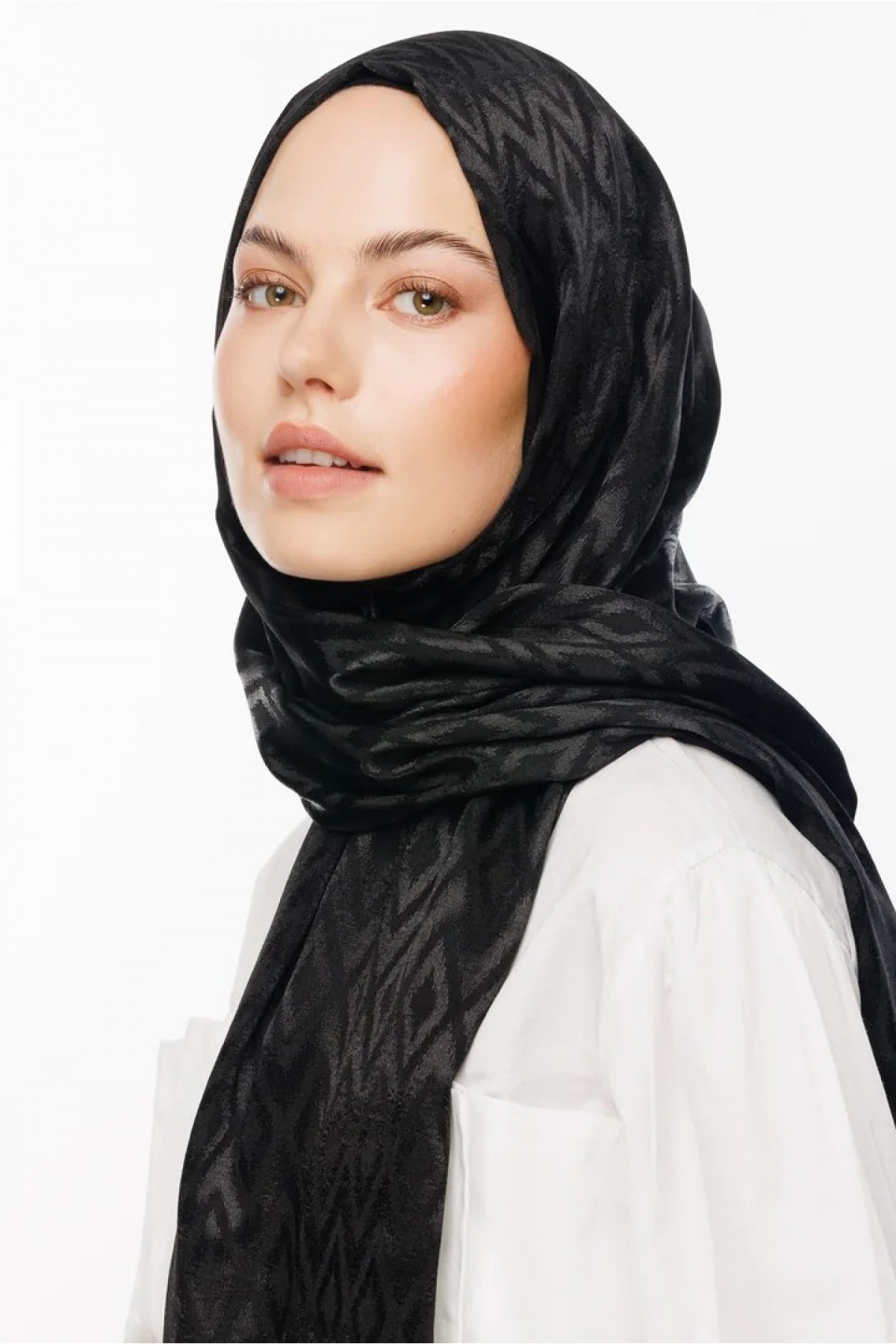 شال جاكار لامع بنمط البلاط 