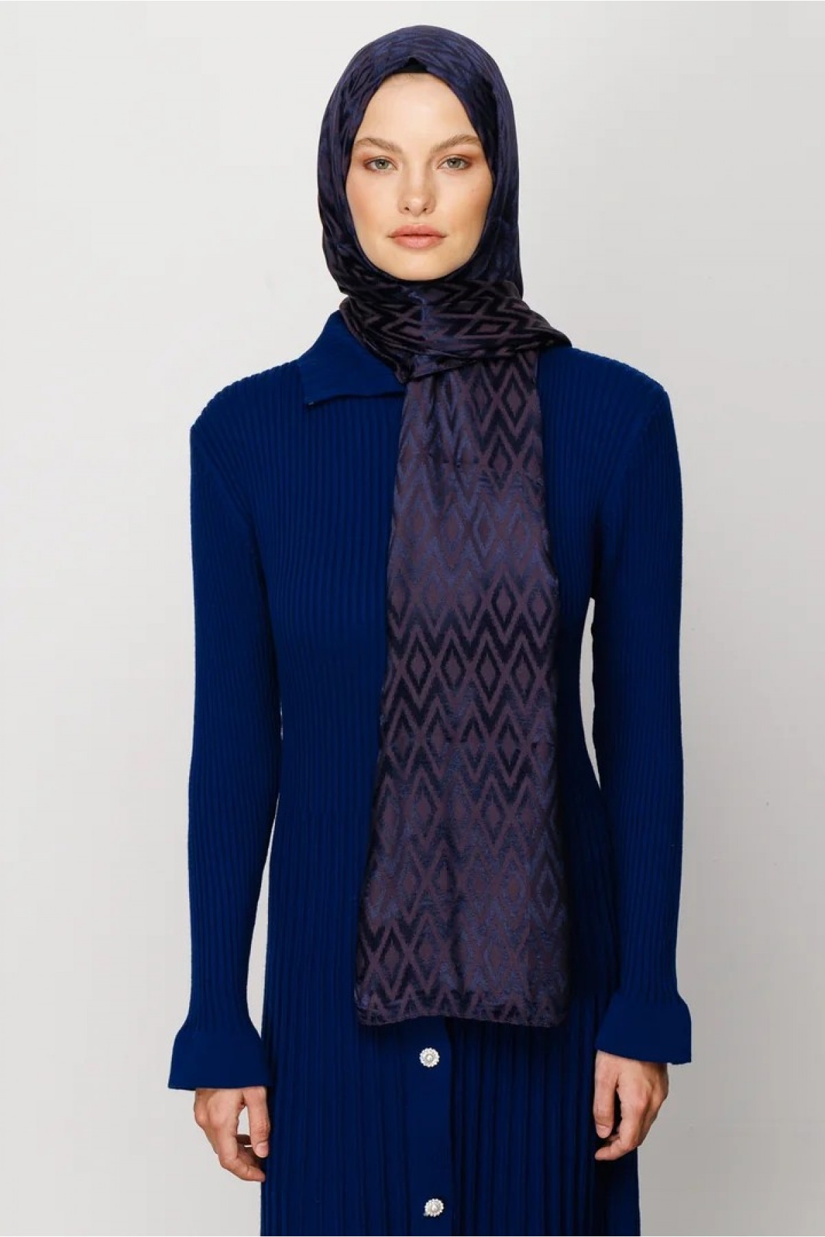 Tile Pattern Shiny Jacquard Shawl 