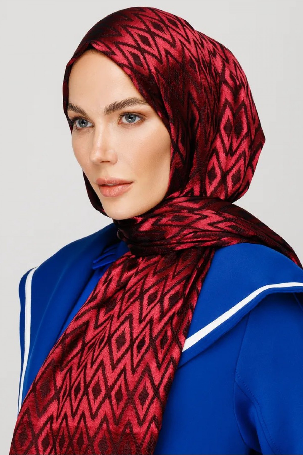 شال جاكار لامع بنمط البلاط 