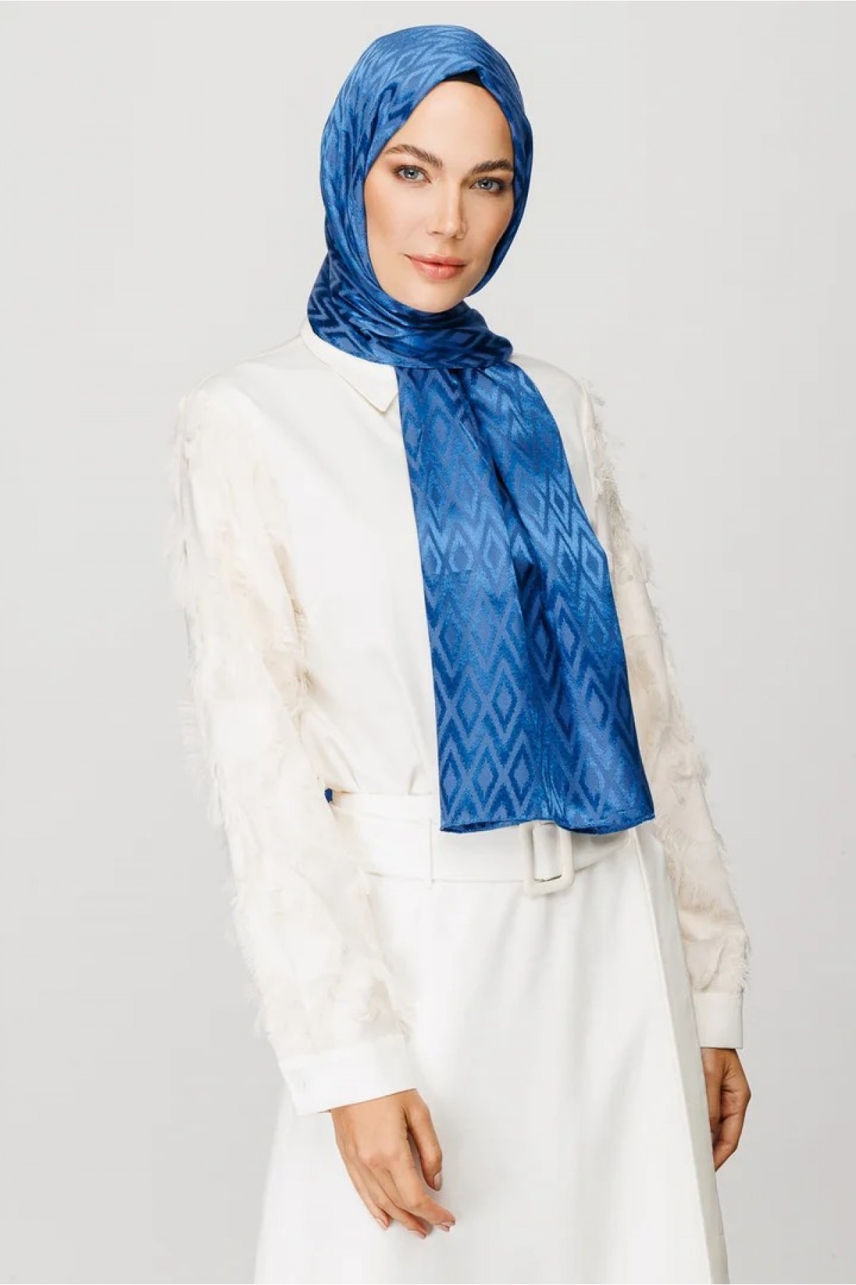 Tile Pattern Shiny Jacquard Shawl 