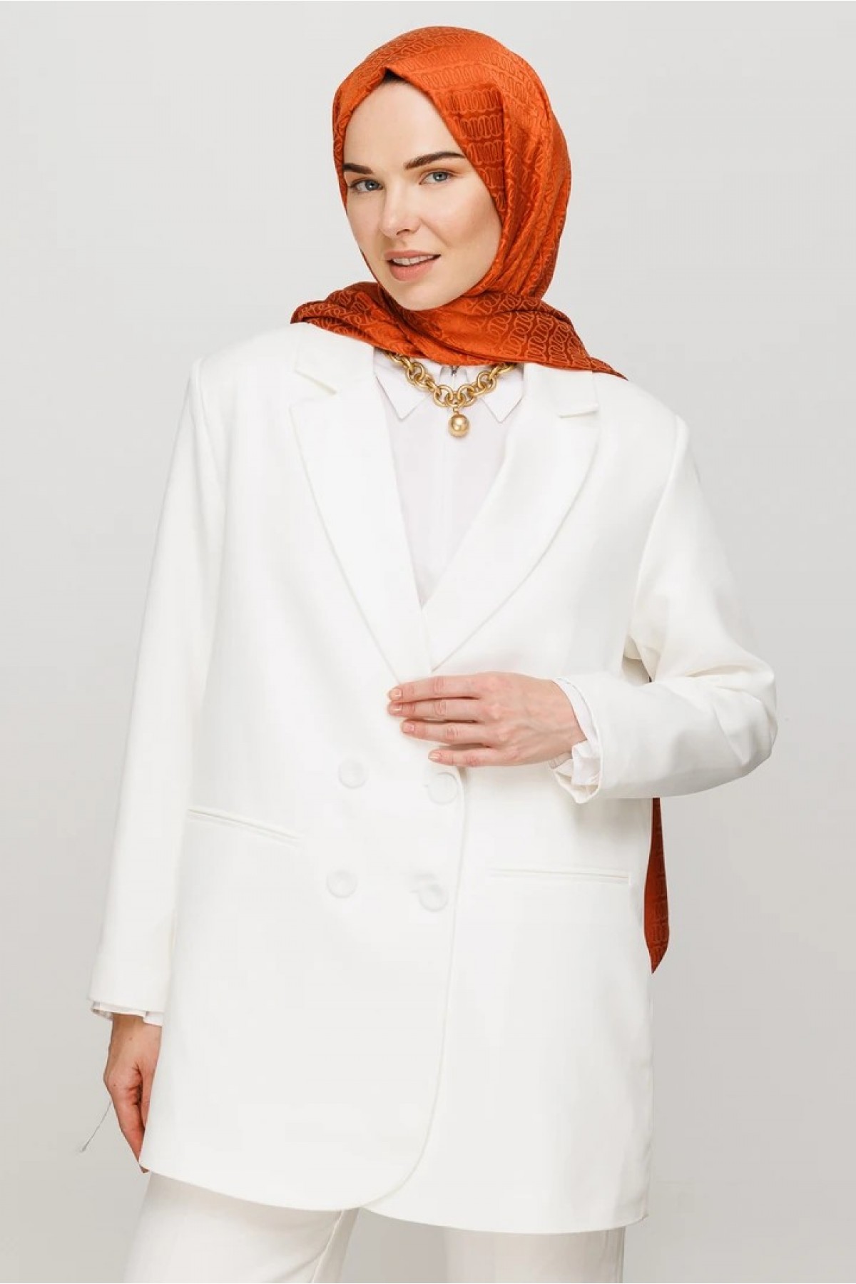 وشاح جاكار لامع بنمط دائم 