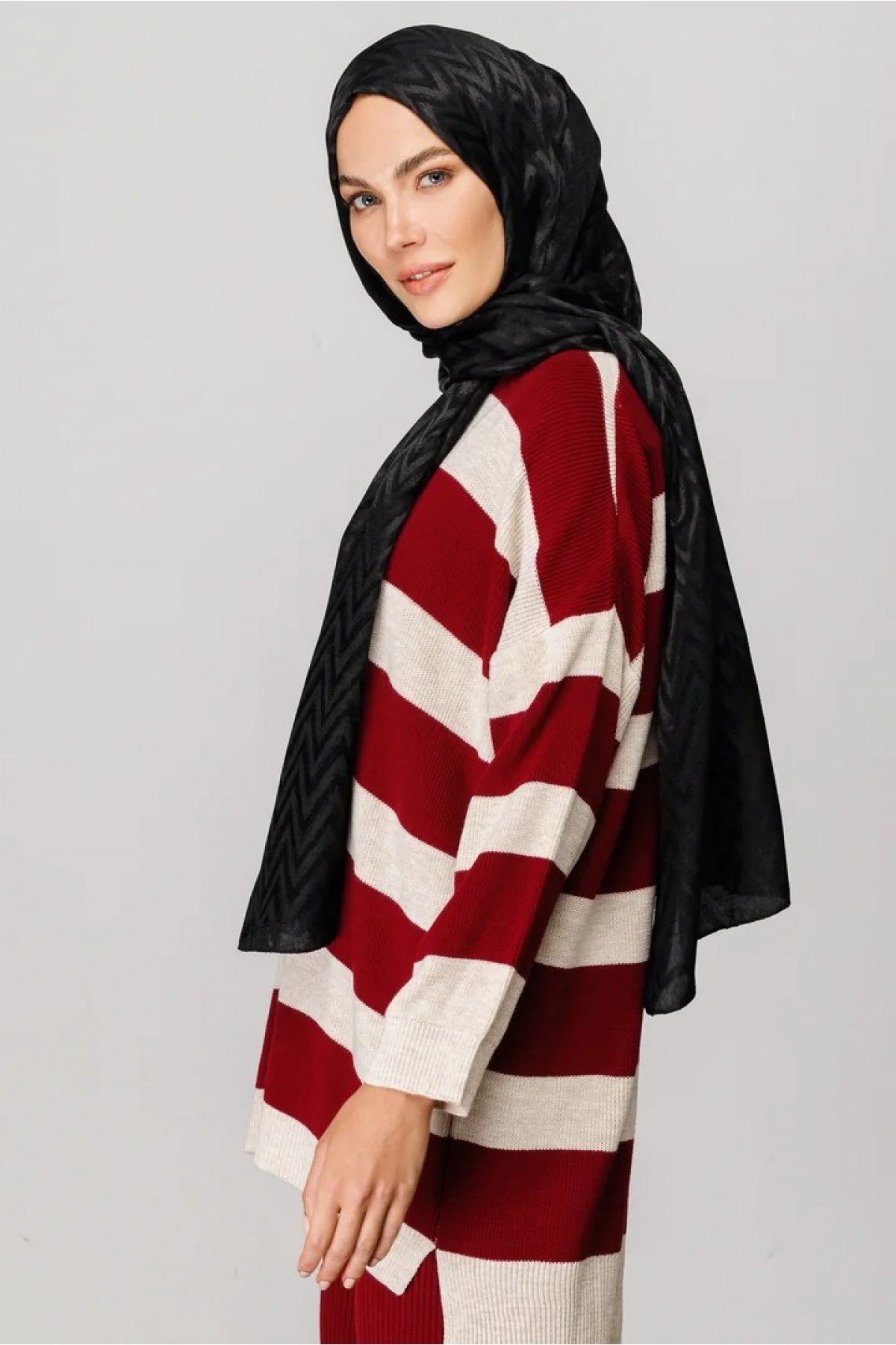 Zigzag Pattern Shiny Jacquard Scarf 