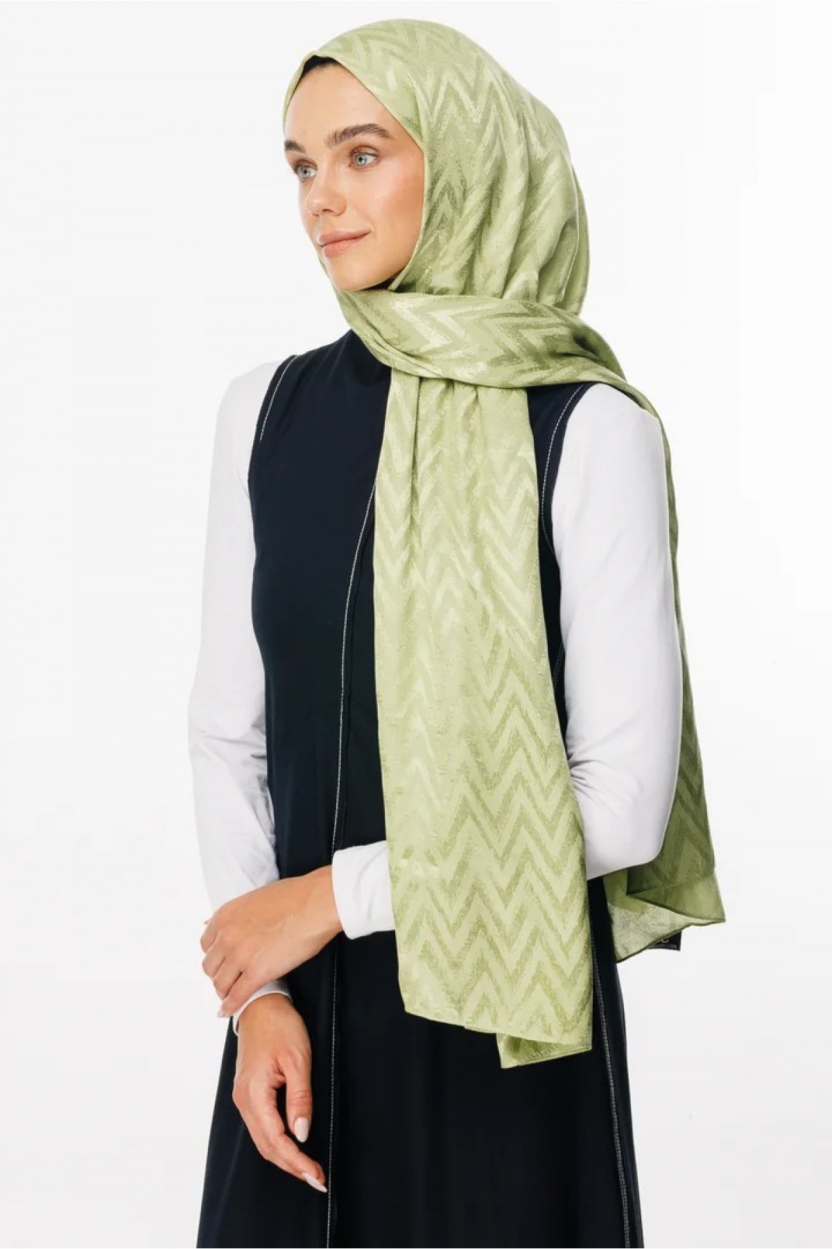Zigzag Pattern Shiny Jacquard Scarf 