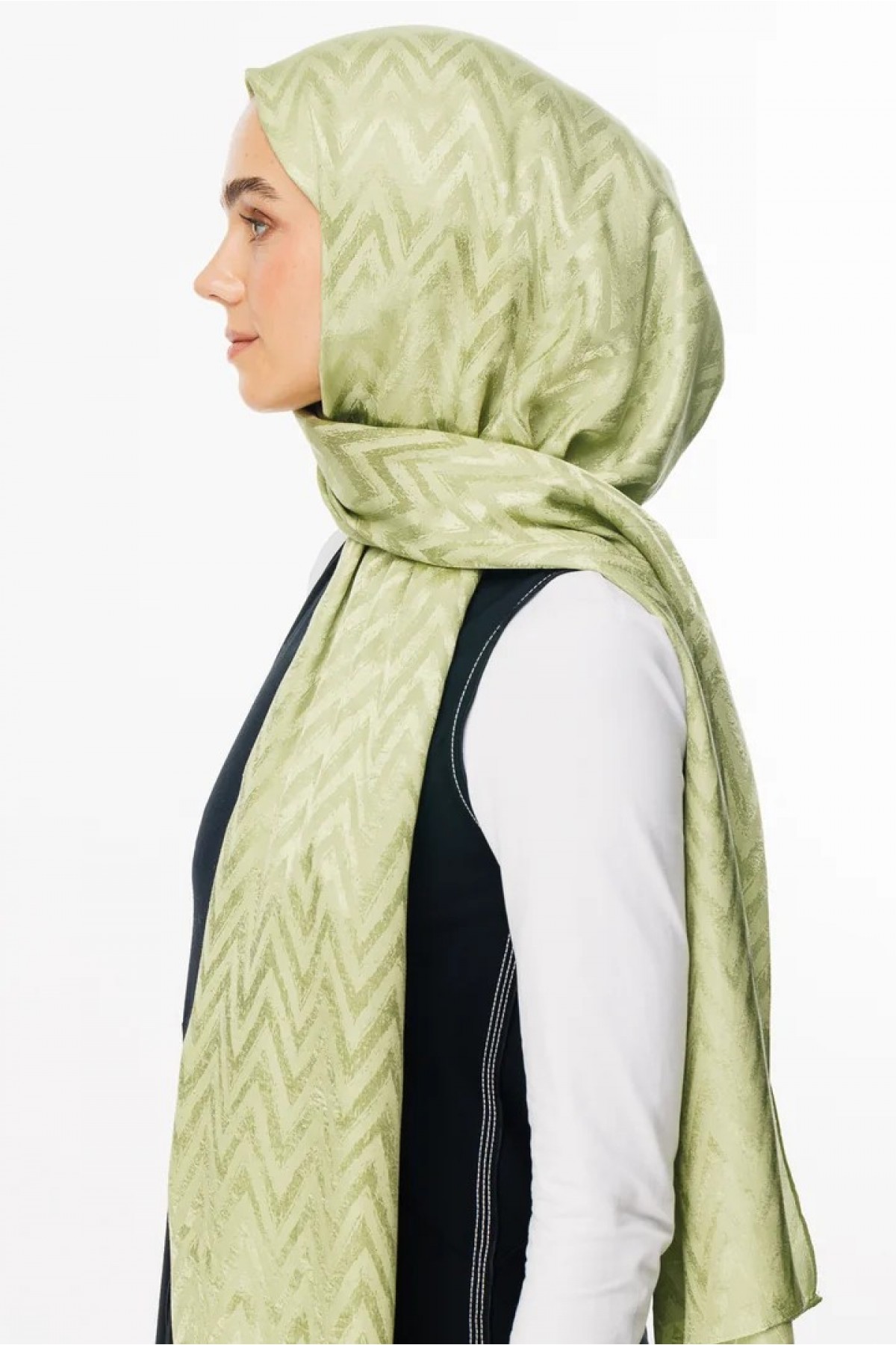 Zigzag Pattern Shiny Jacquard Scarf 