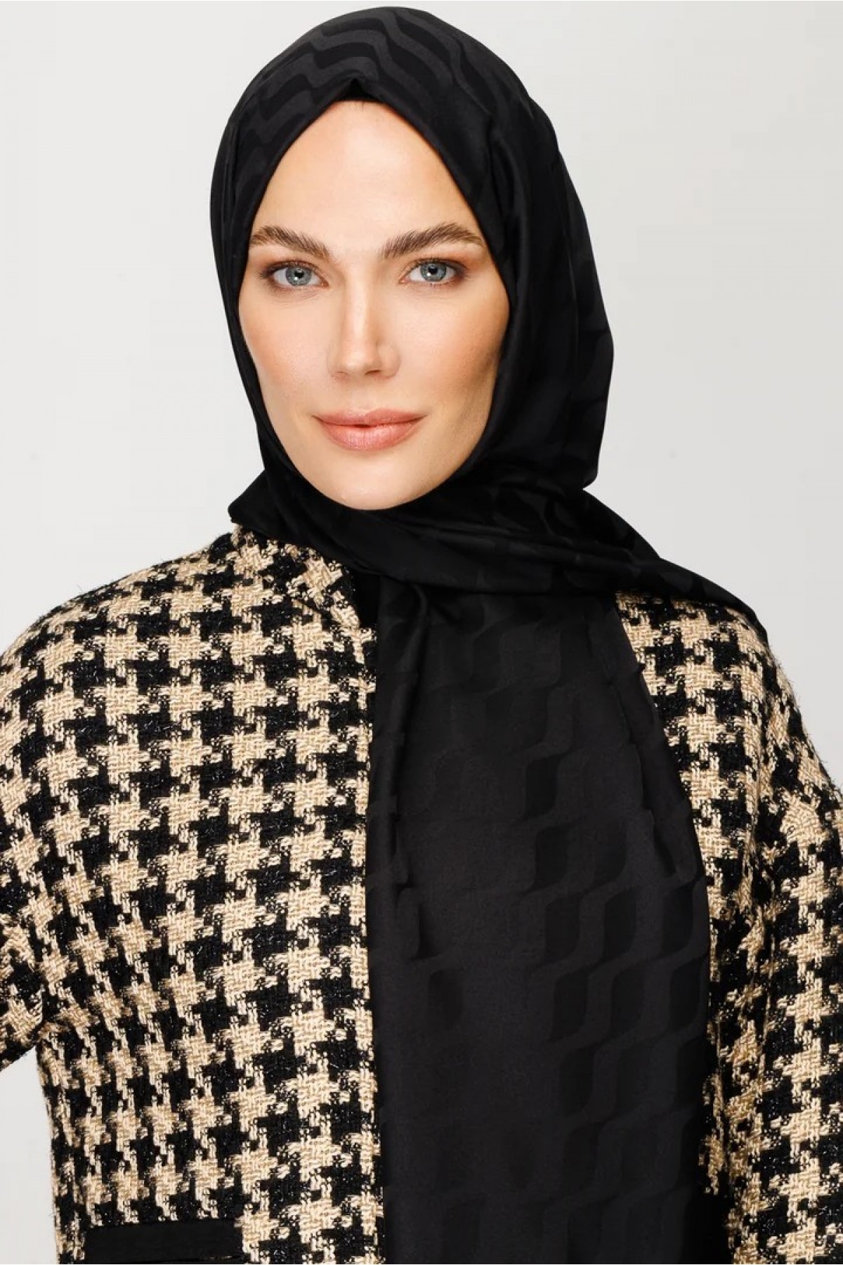 وشاح جاكار حريري بنمط موجي 