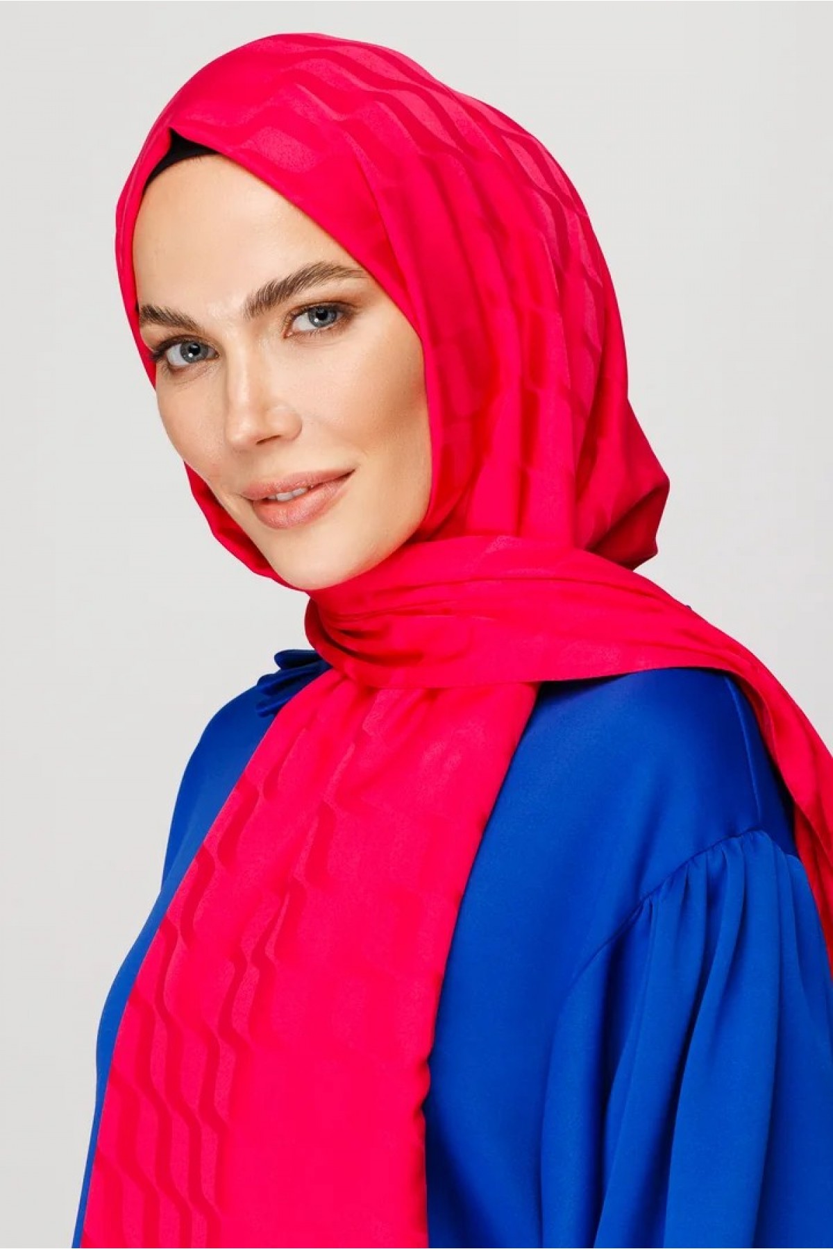 وشاح جاكار حريري بنمط موجي 