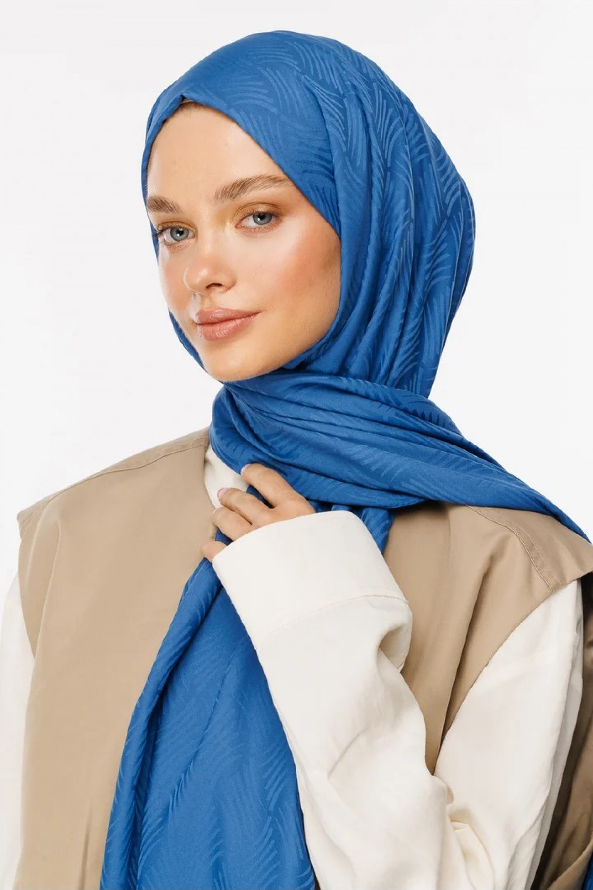 وشاح جاكار حريري بنقشة هالة 