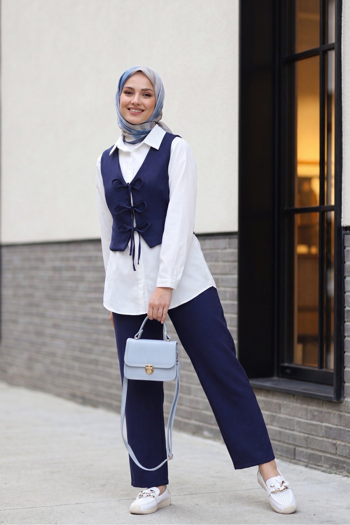 Two-Piece Linen-Look Vest and Trousers Set with Lace-Up Front -Navy blue