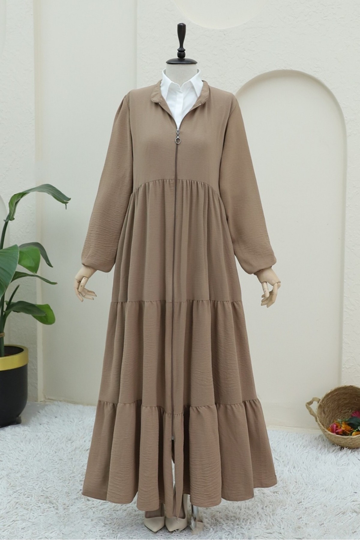Ayrobin Abaya with Elasticated Sleeves and Zipper from the Neck -Mink color