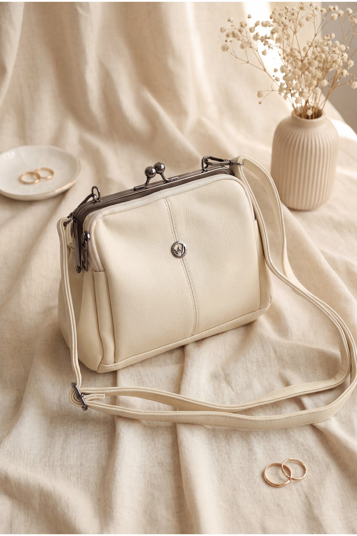 Vintage Design Functional Multi-Compartment Shoulder Bag -Ecru