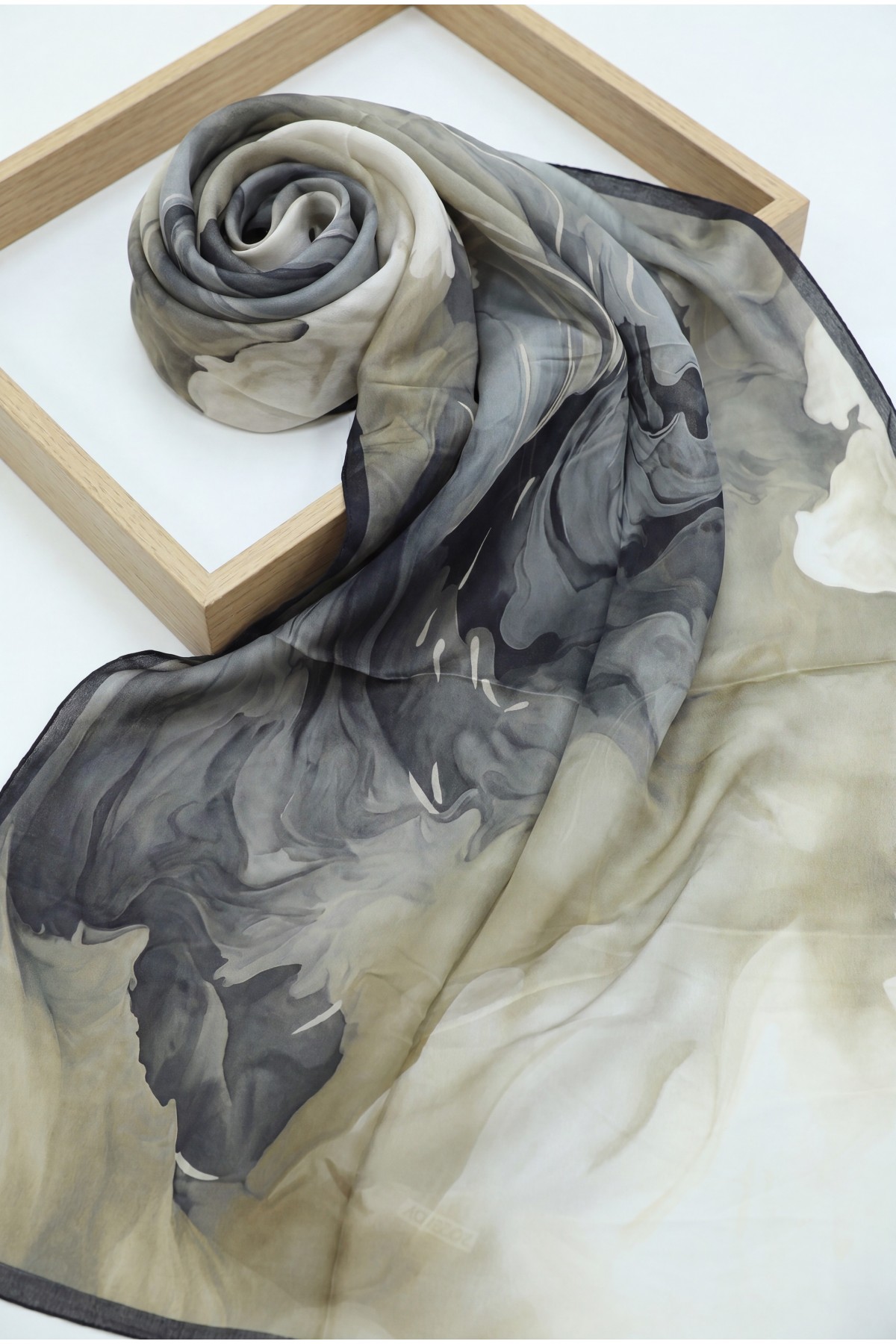 Patterned Sandy Scarf -Black