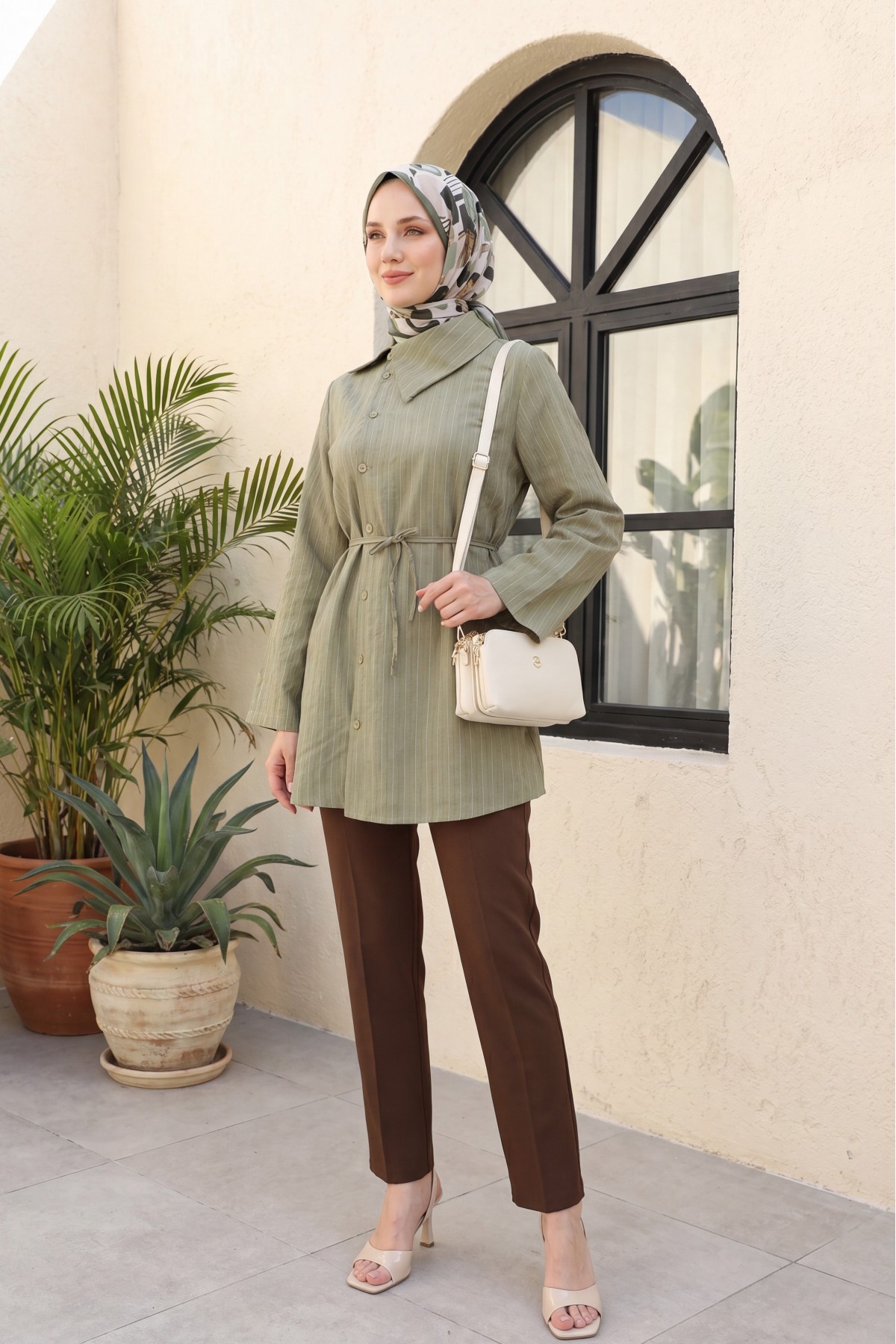 Side Collar, Button -Khaki