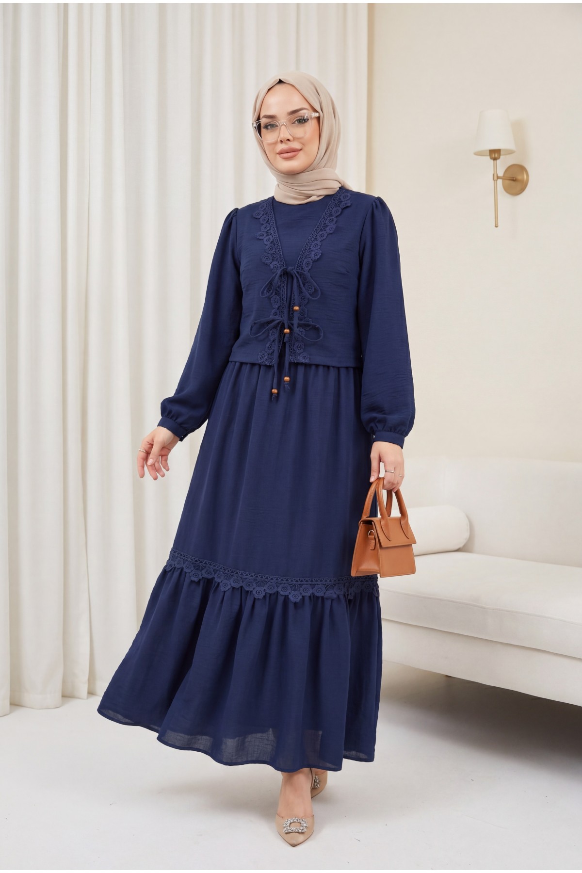 Front-tie, lace-detailed, lined linen set. -Navy blue