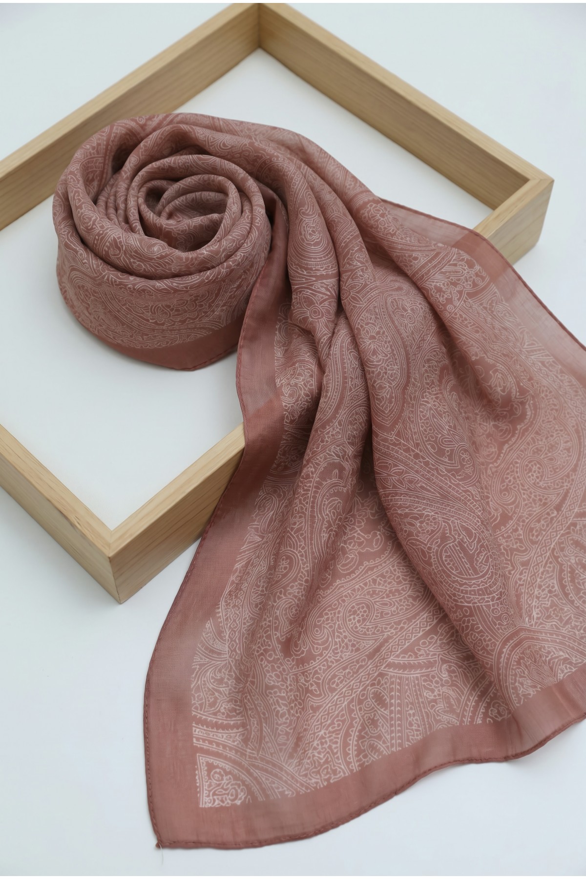 Fine Line Embroidered Cotton Scarf -Puppies mouth
