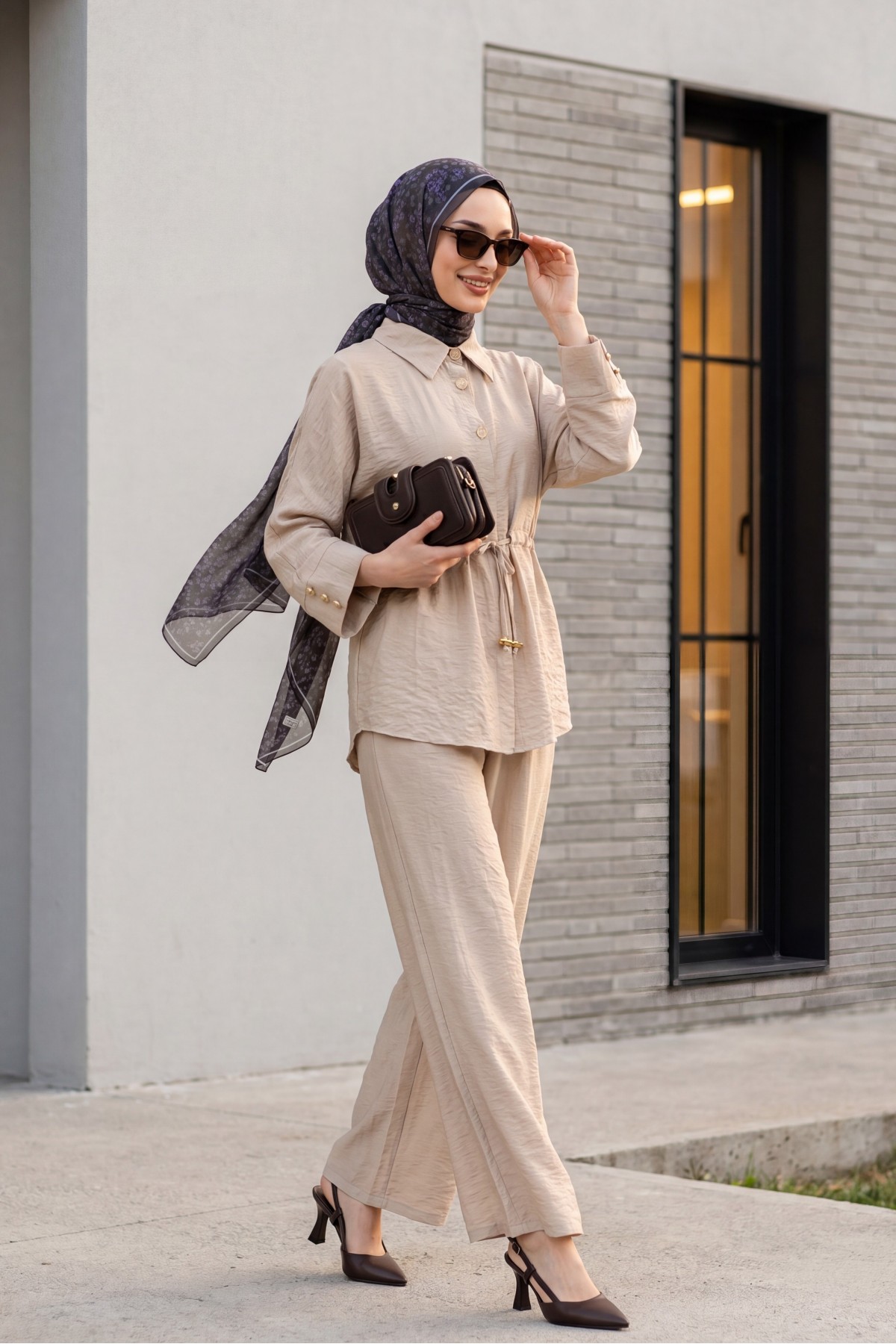 Cotton crinkle set with tunnel drawstring and elasticated waist trousers.    -Stone detay görseli