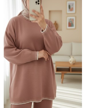 Round Neck Knitwear Set with Embroidery Details -Dried rose