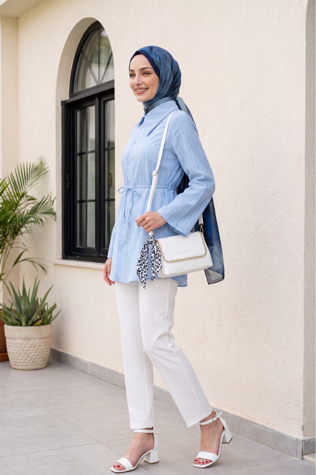 Side Collar, Button -Light blue