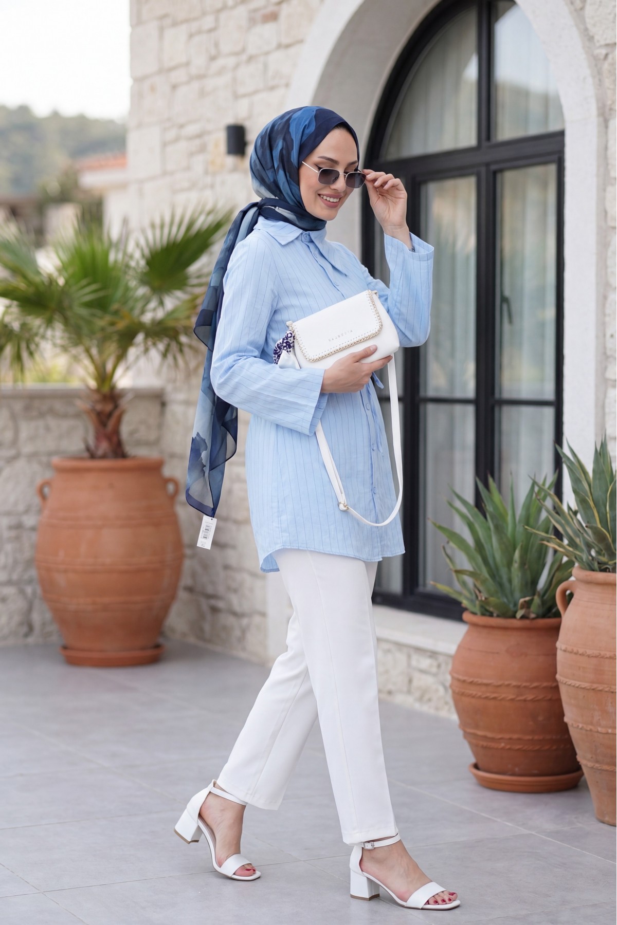 Side Collar, Button -Light blue