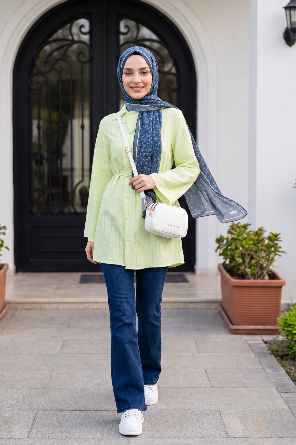 Side Collar, Button -Light yellow