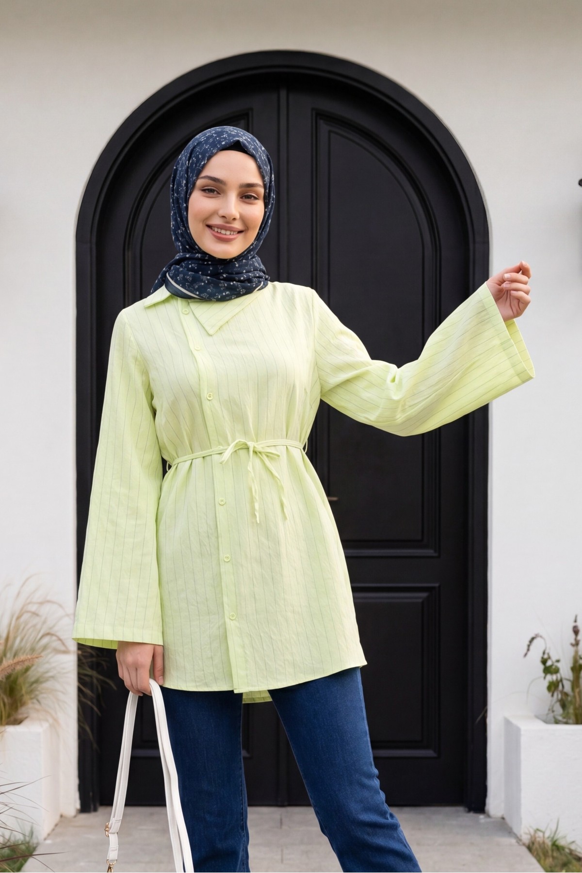 Side Collar, Button -Light yellow