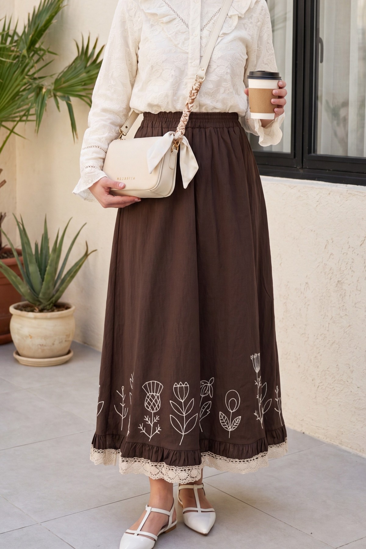 Lace Embroidered Elastic Waist Skirt  -Brown