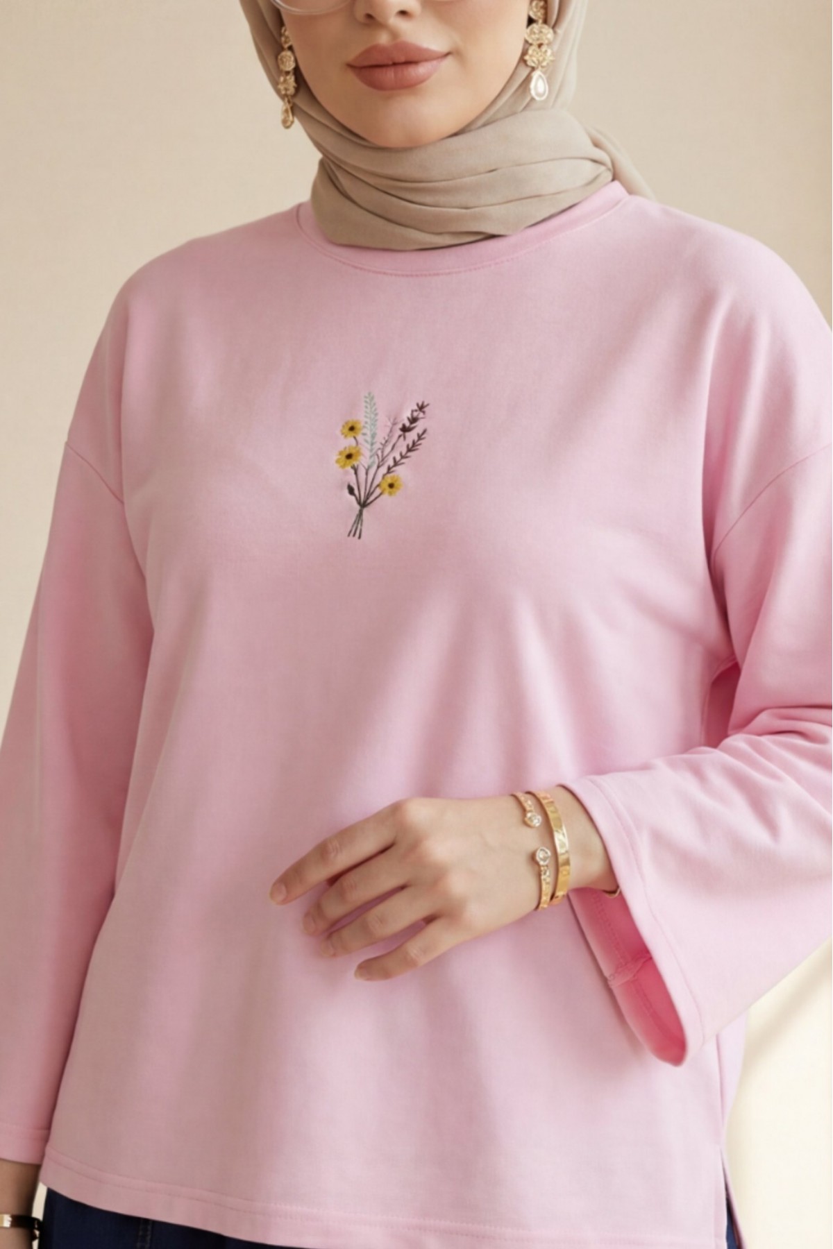 Round Neck Loose Fit Jersey Blouse with Floral Embroidery on the Front -Pink