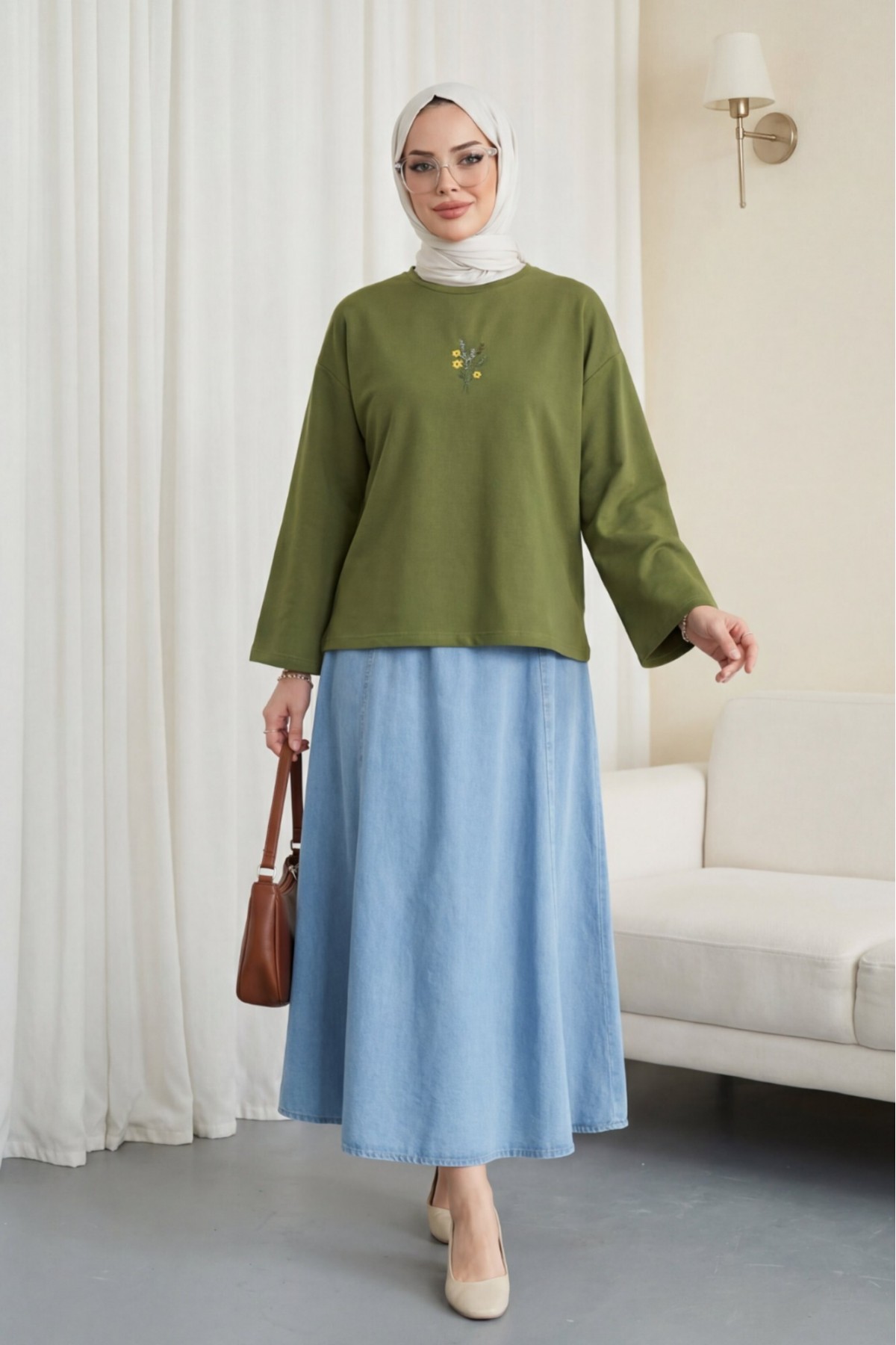 Round Neck Loose Fit Jersey Blouse with Floral Embroidery on the Front -Green
